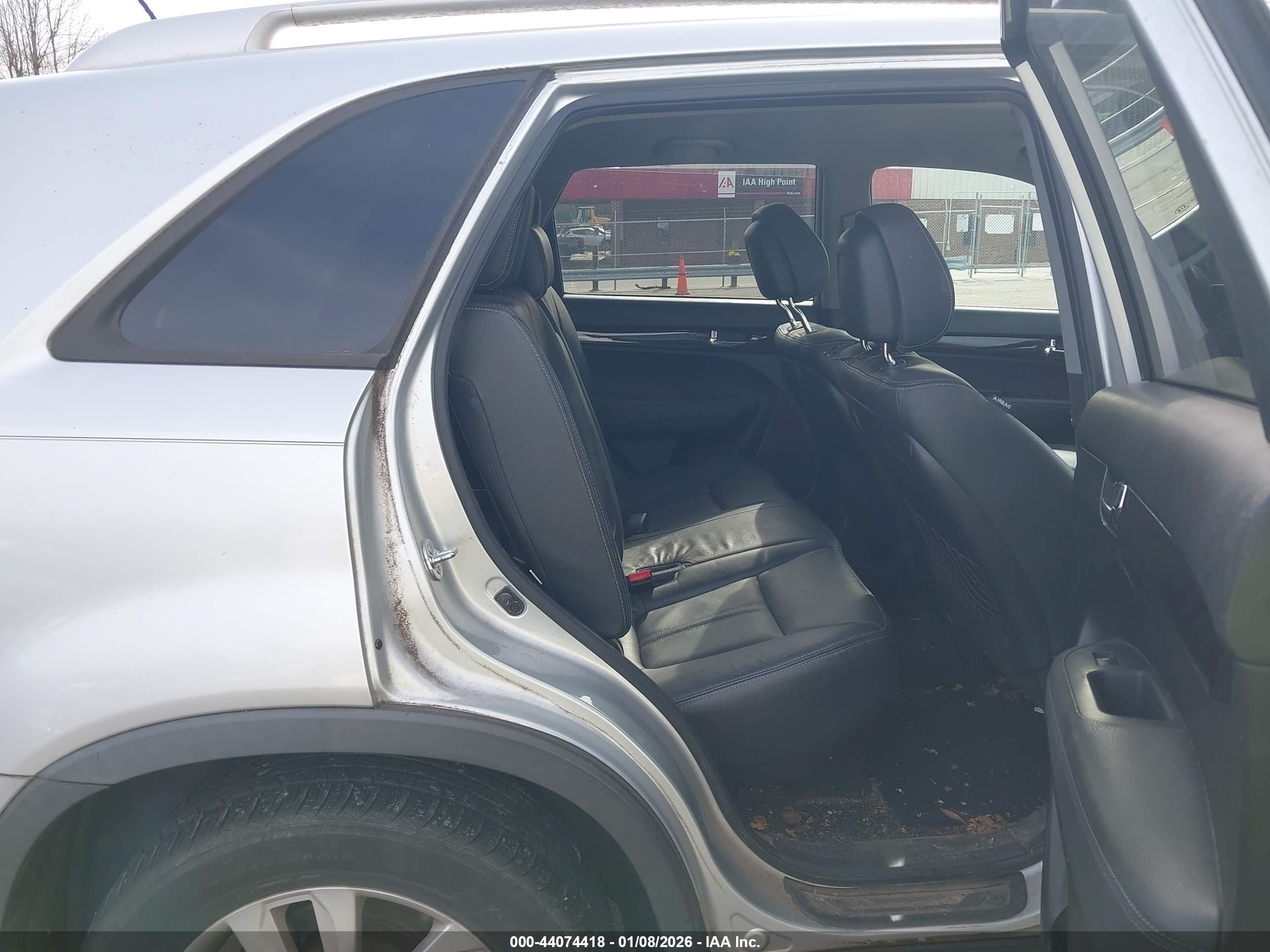 KIA SORENTO image 8