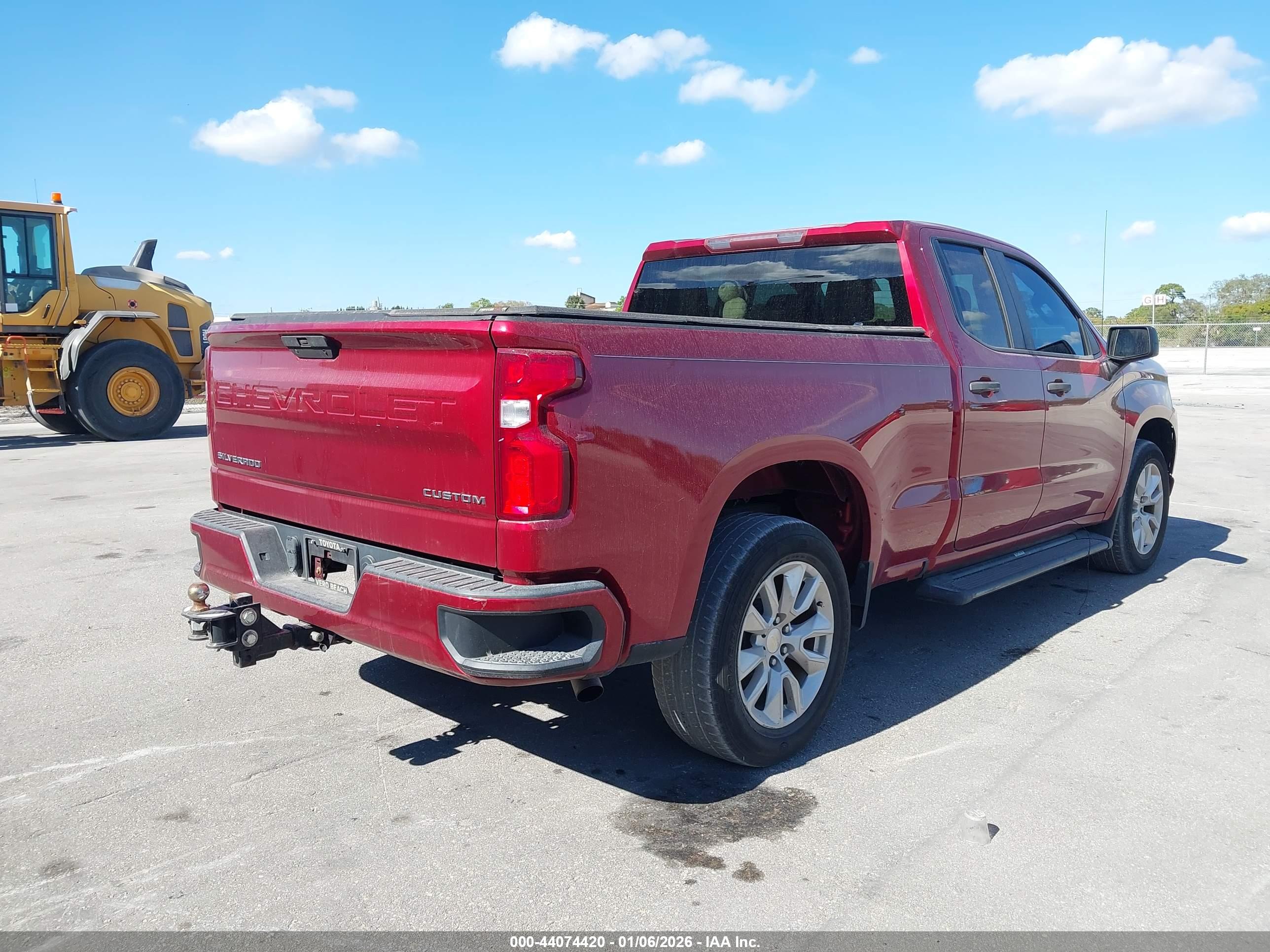 CHEVROLET SILVERADO image 4