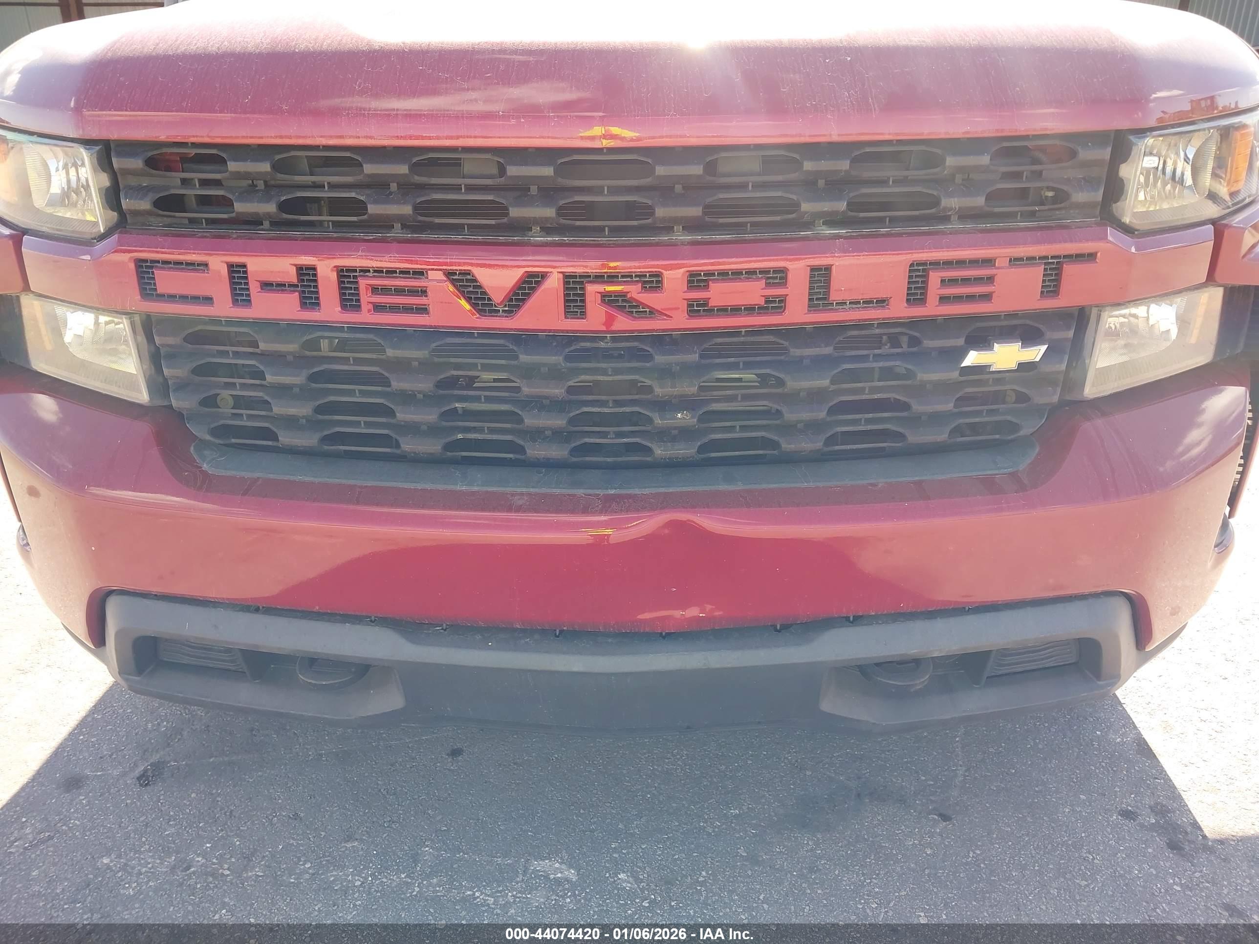 CHEVROLET SILVERADO image 6