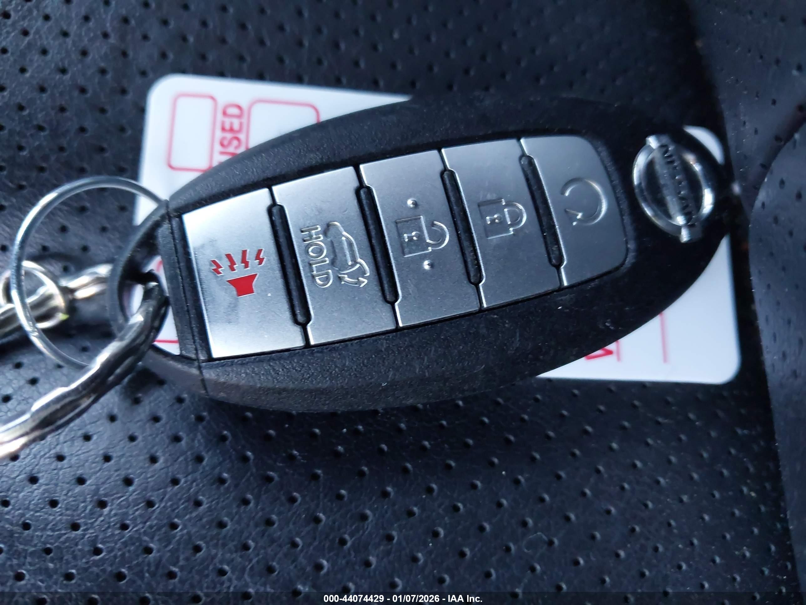 NISSAN ROGUE image 11