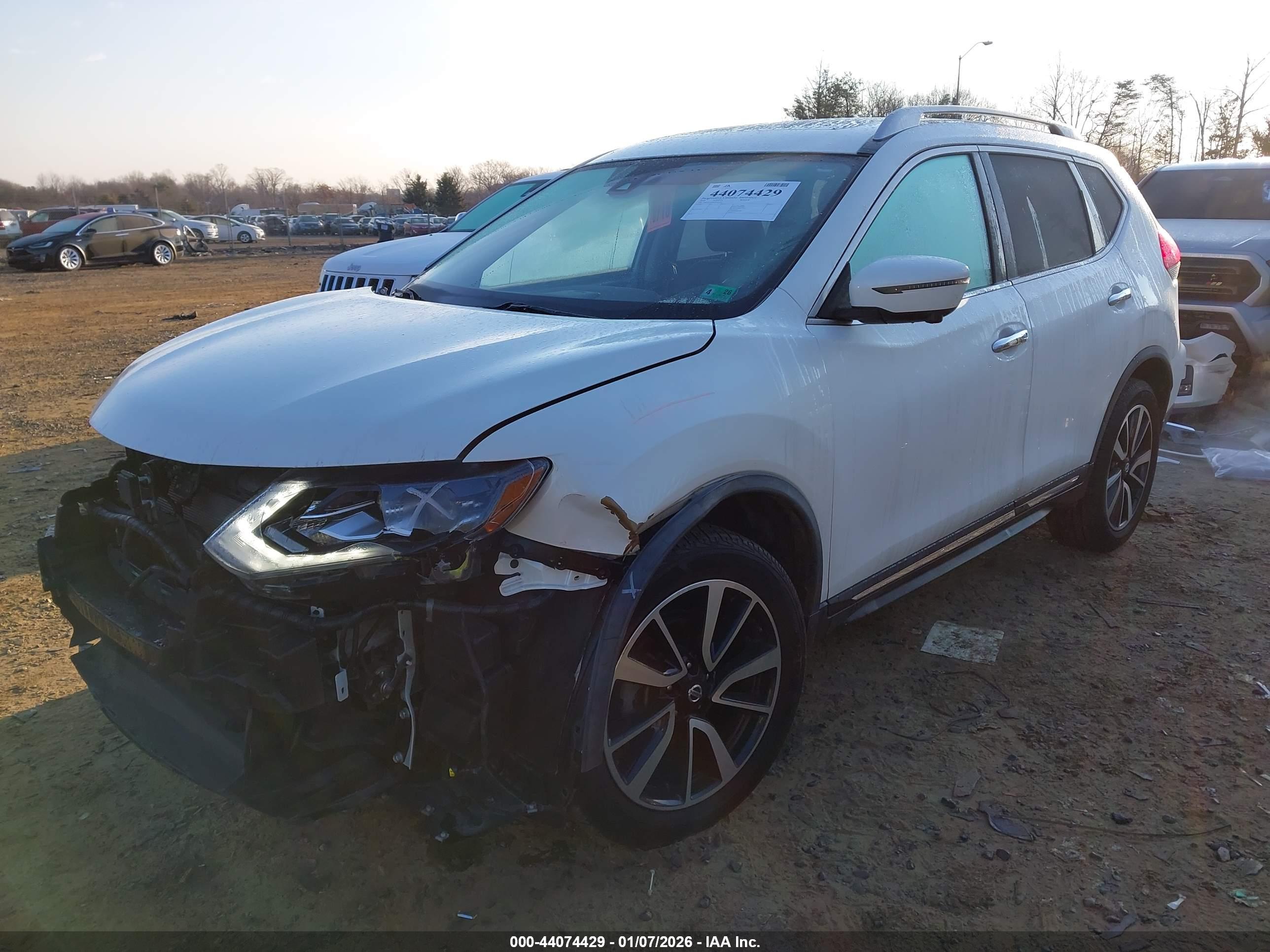 NISSAN ROGUE image 2