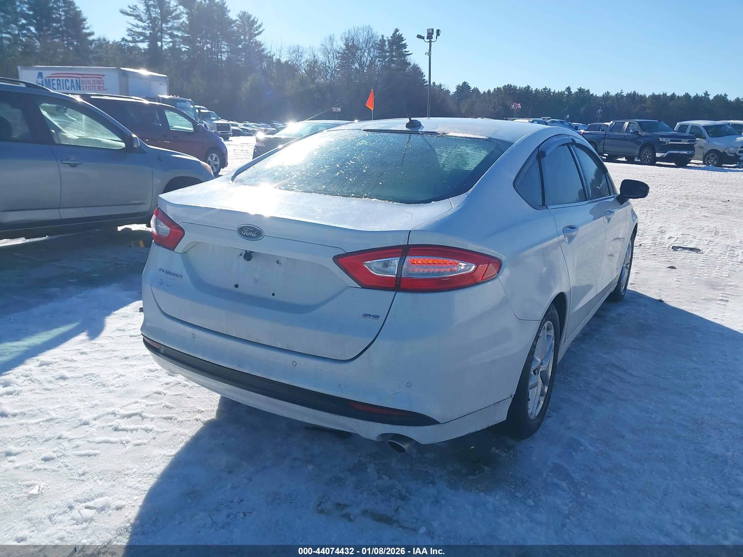 FORD FUSION image 4