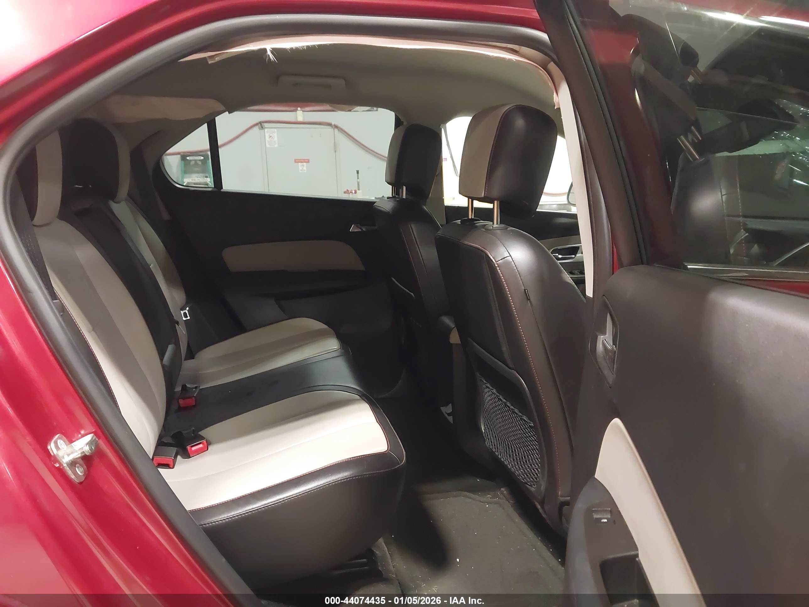 CHEVROLET EQUINOX image 8