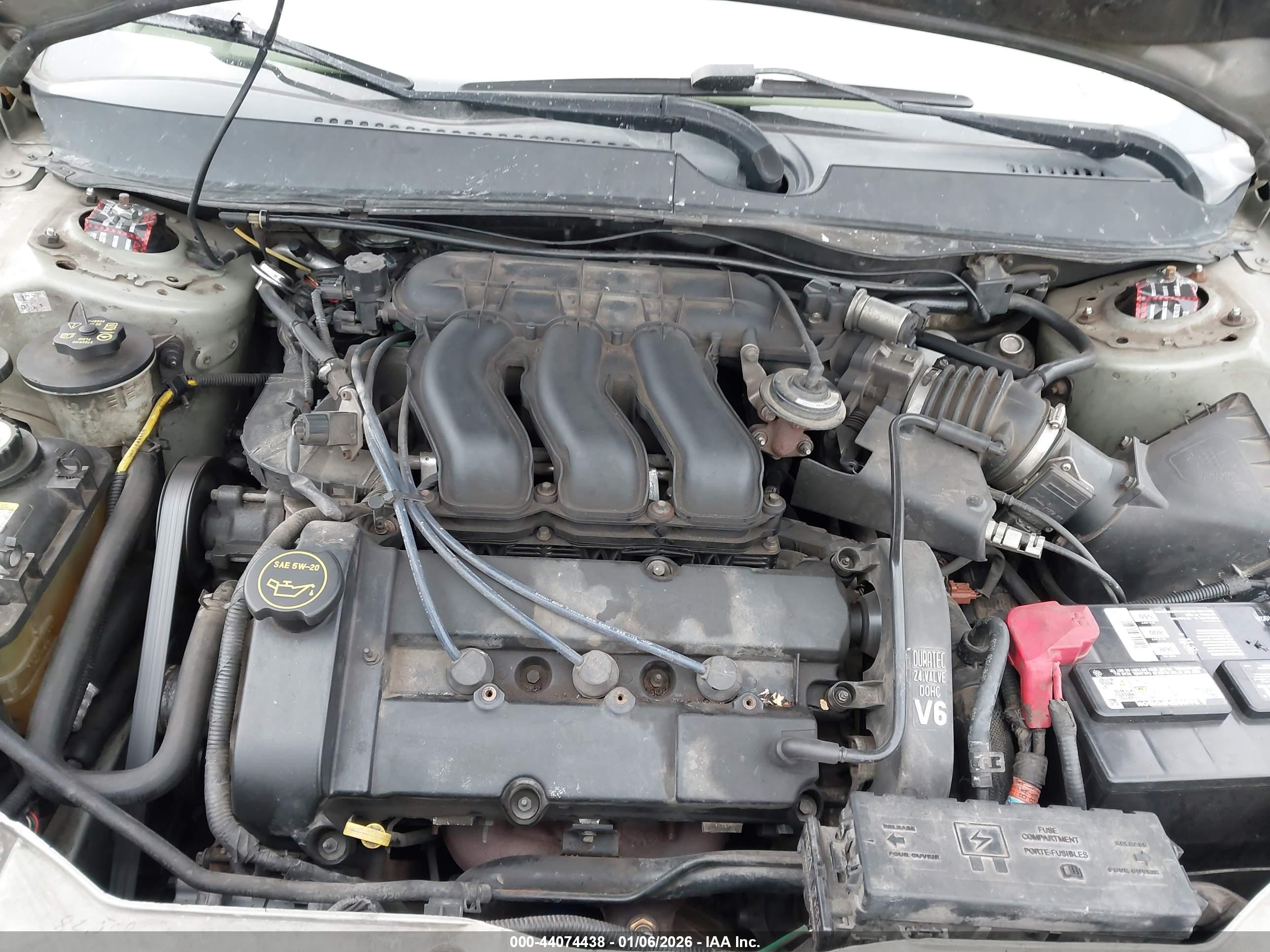 FORD TAURUS image 10