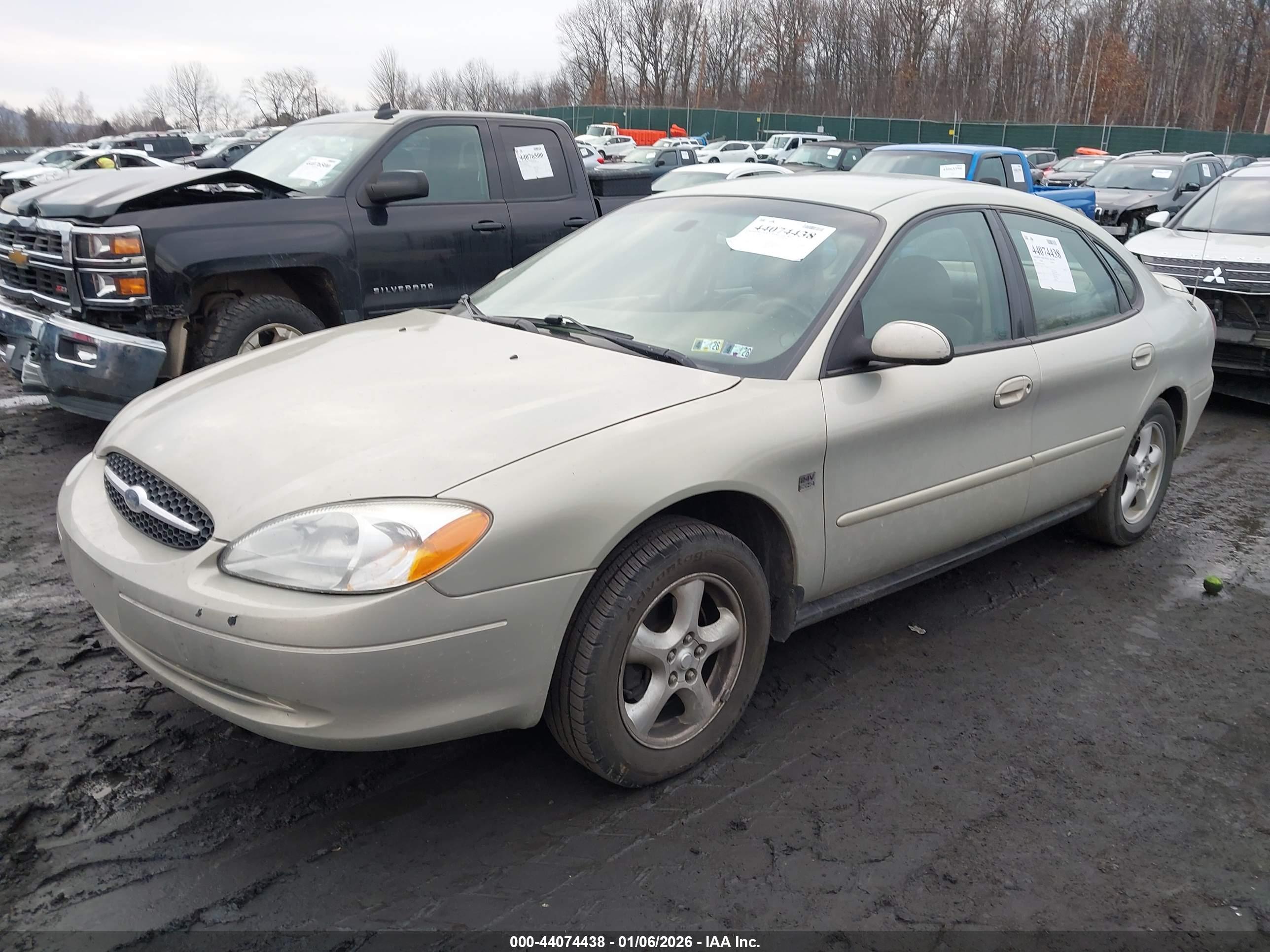FORD TAURUS image 2