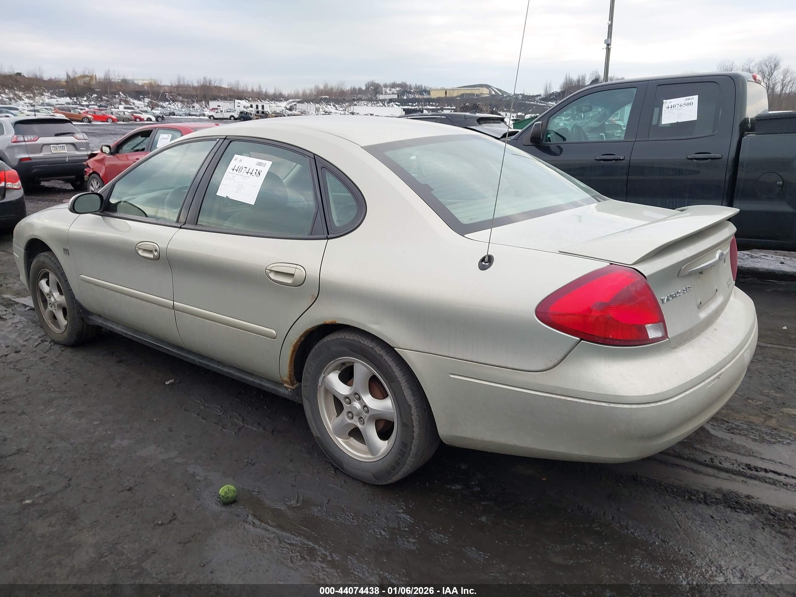 FORD TAURUS image 3