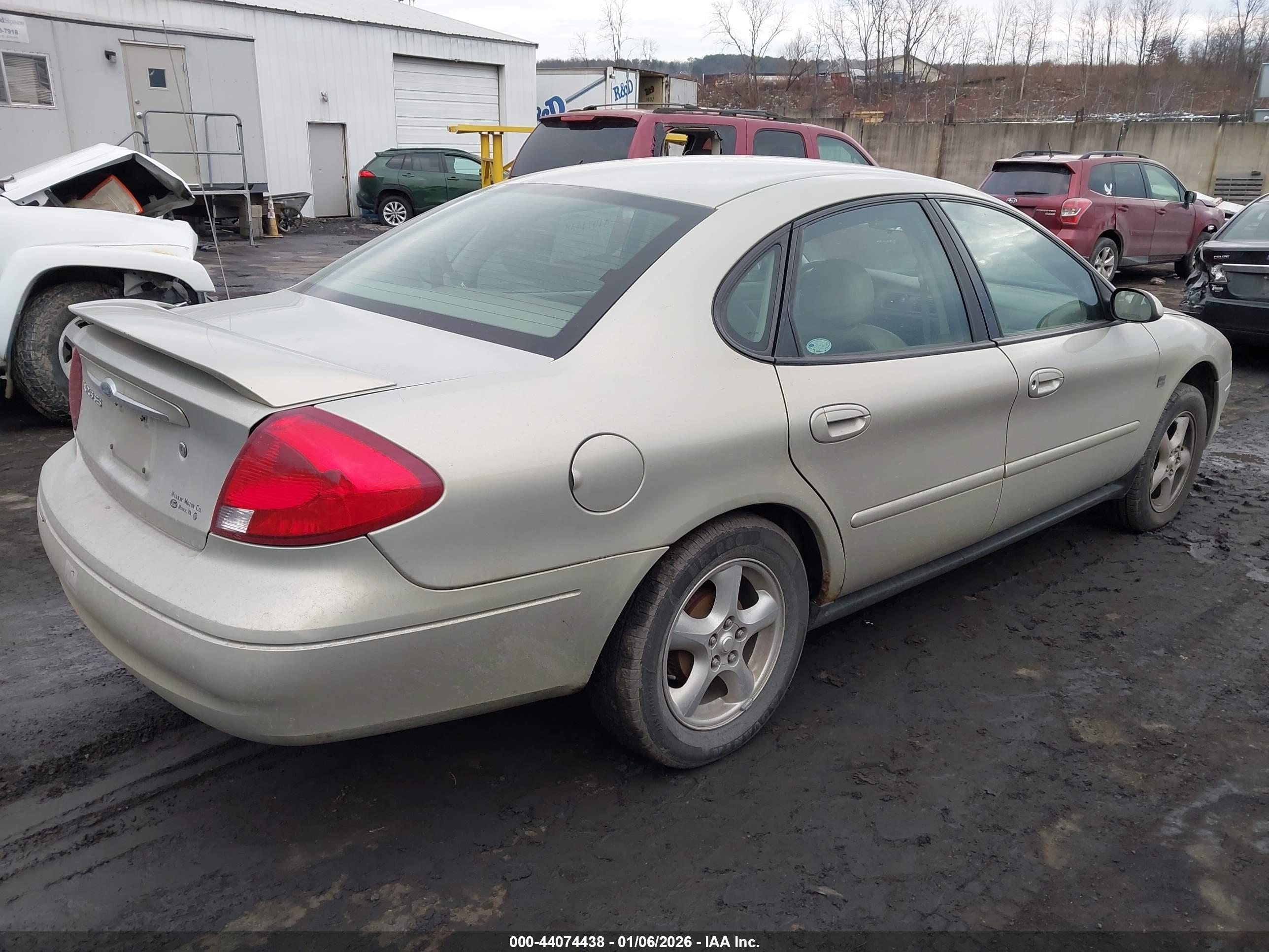 FORD TAURUS image 4