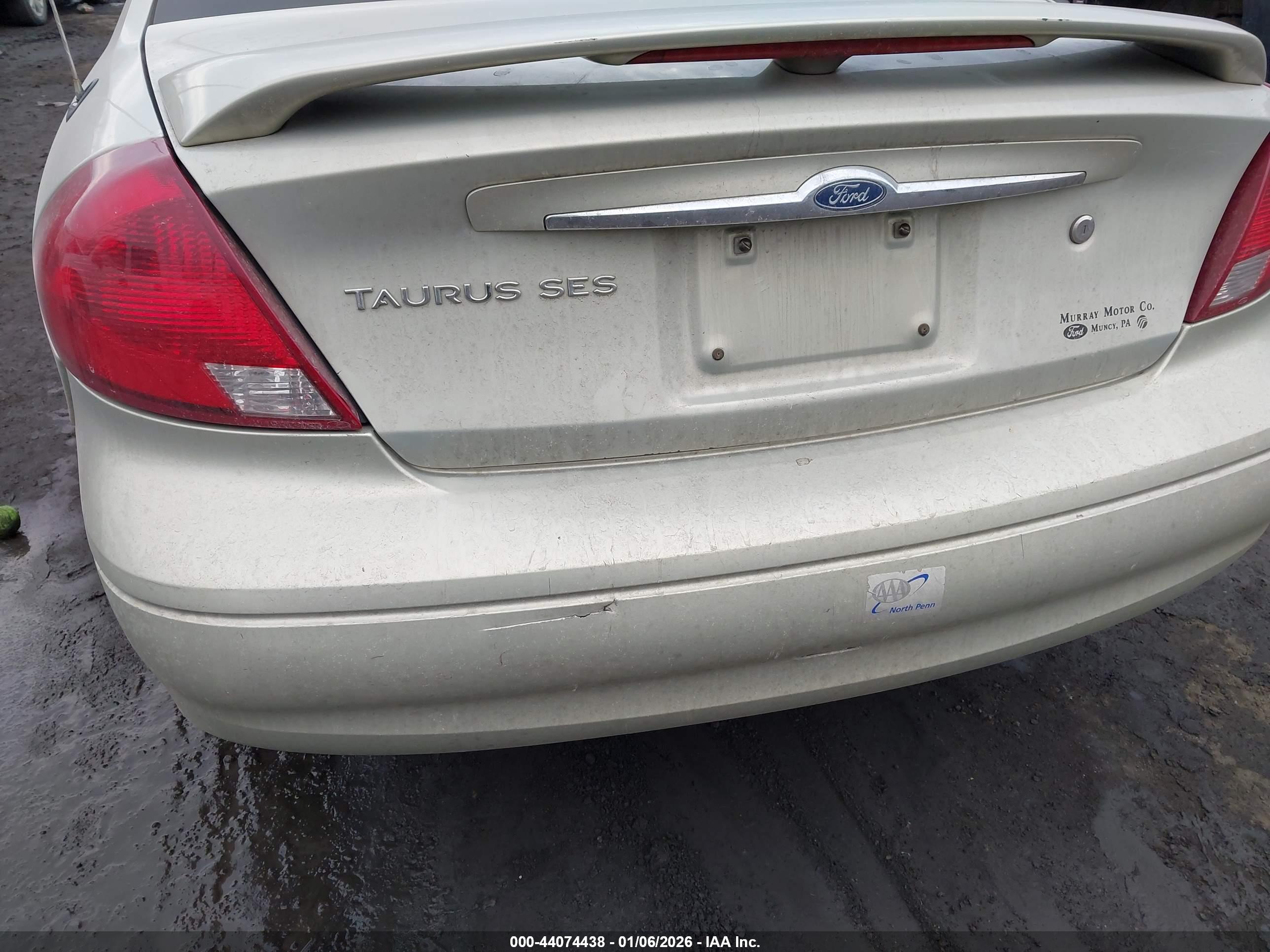 FORD TAURUS image 6