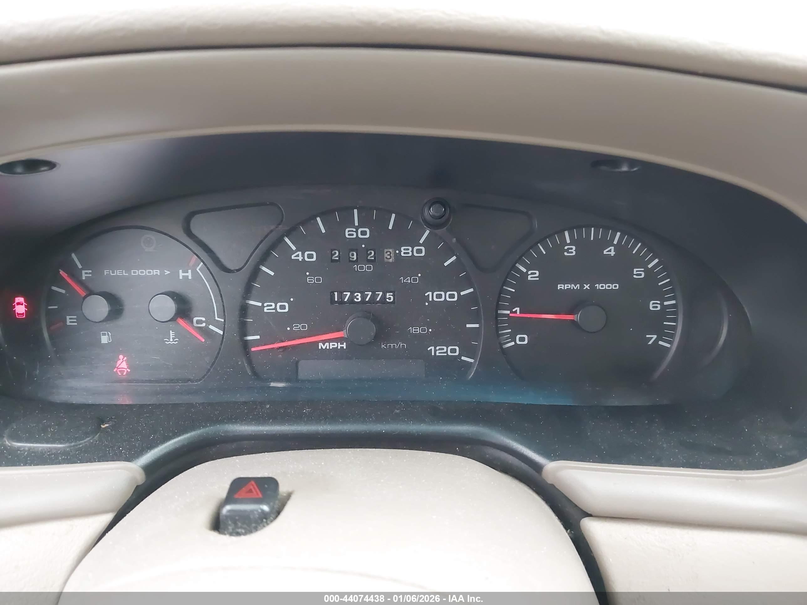 FORD TAURUS image 7
