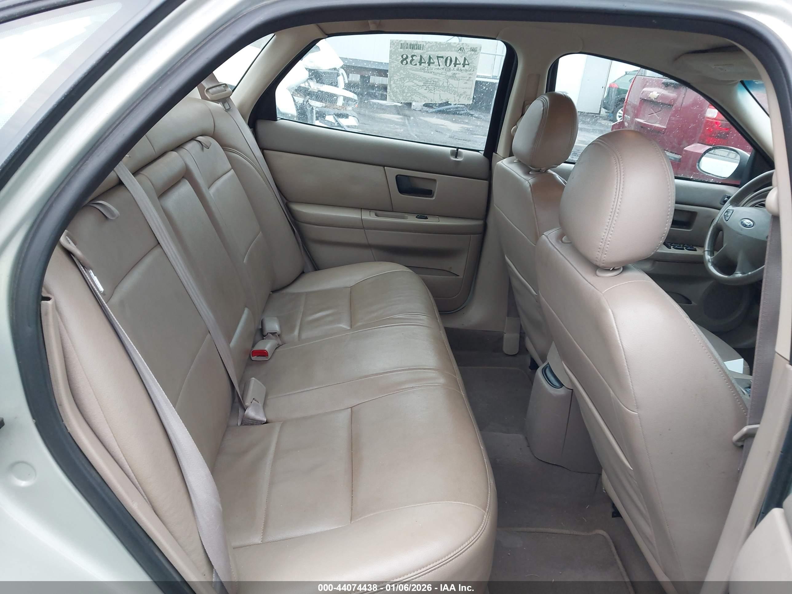 FORD TAURUS image 8