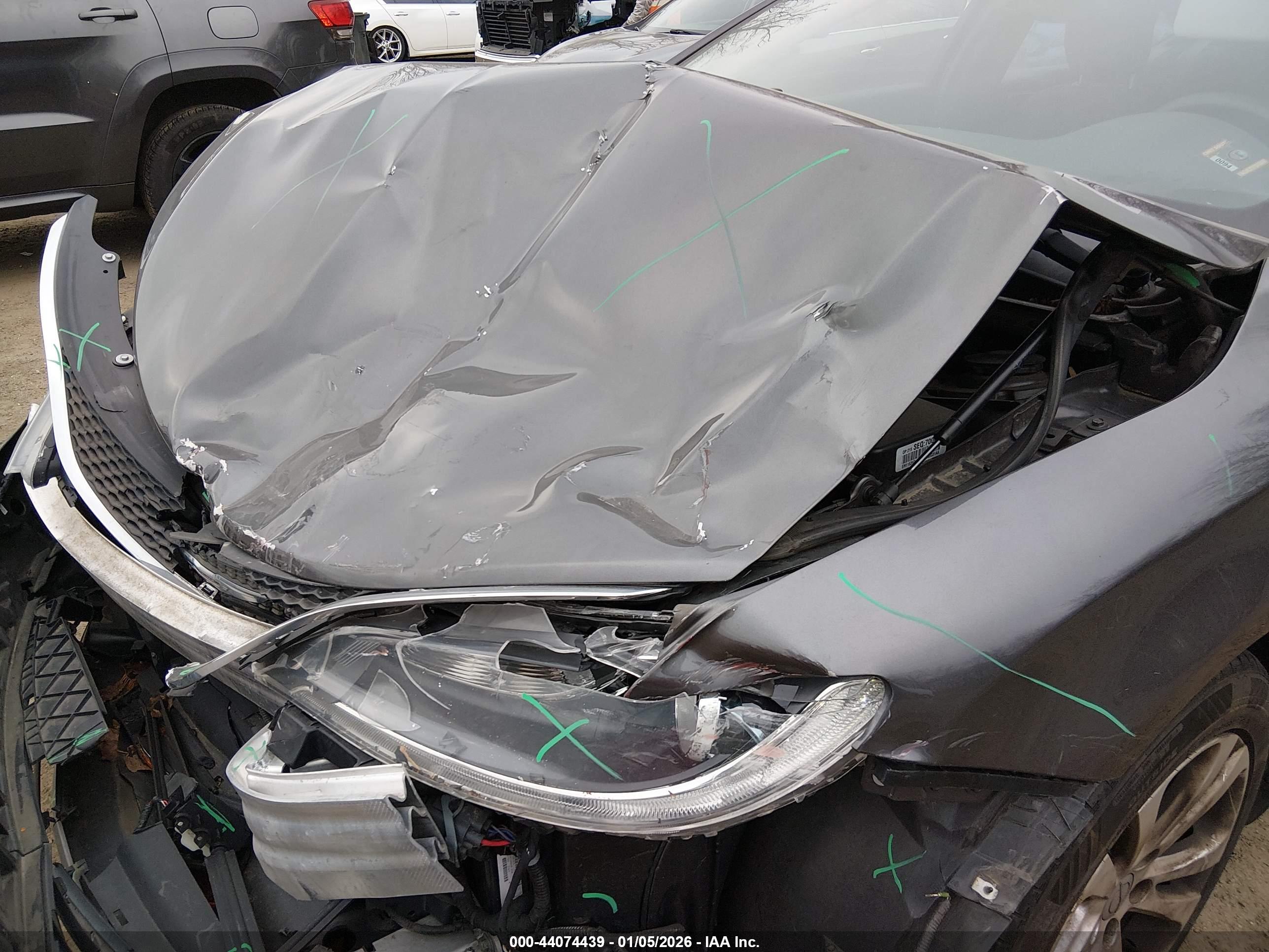CHRYSLER 200 image 10