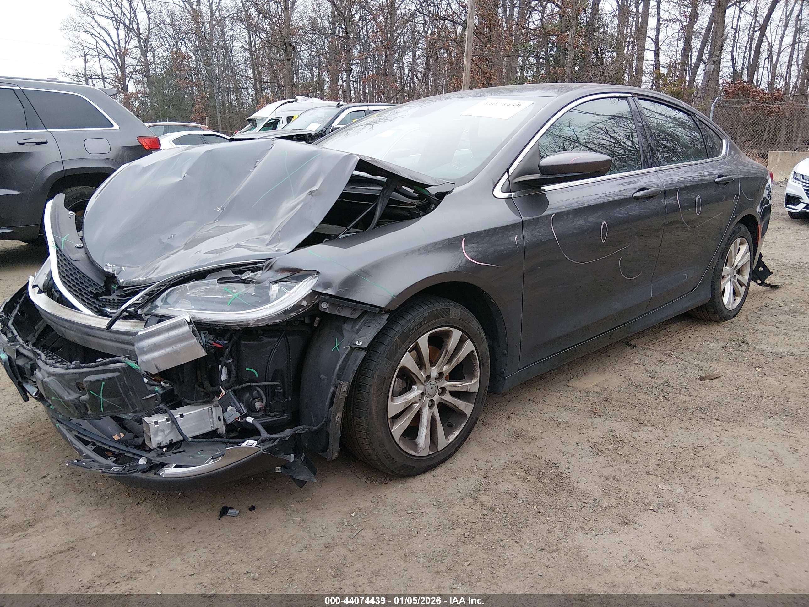 CHRYSLER 200 image 2