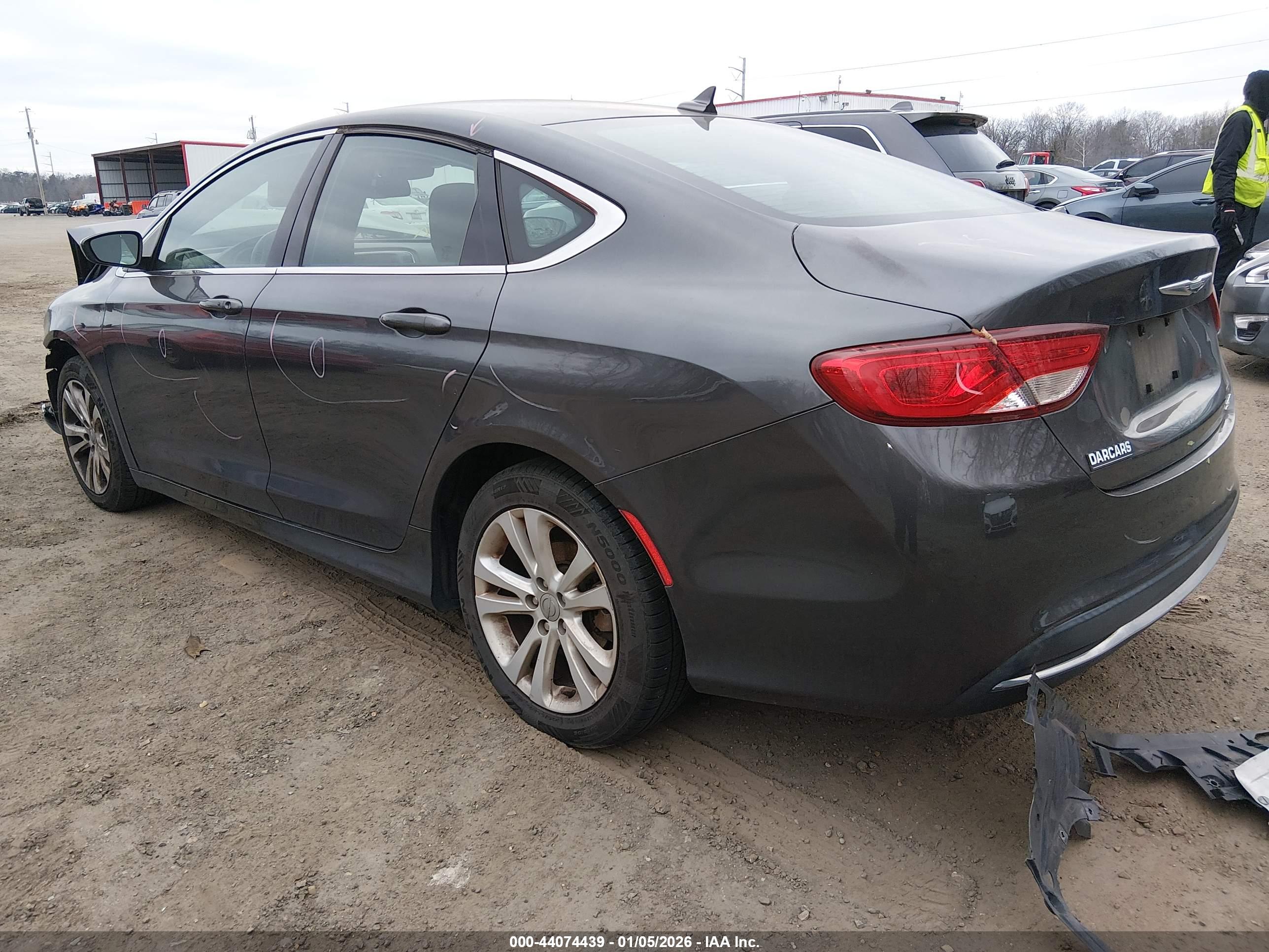 CHRYSLER 200 image 3
