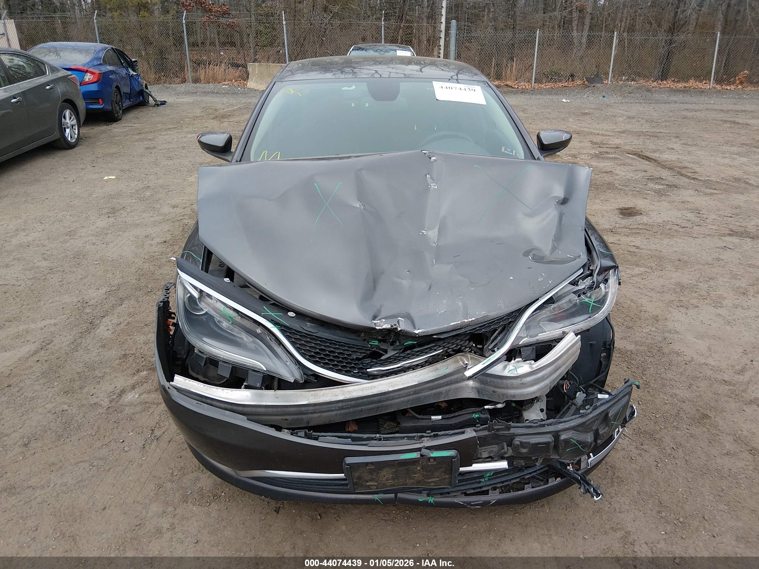 CHRYSLER 200 image 6