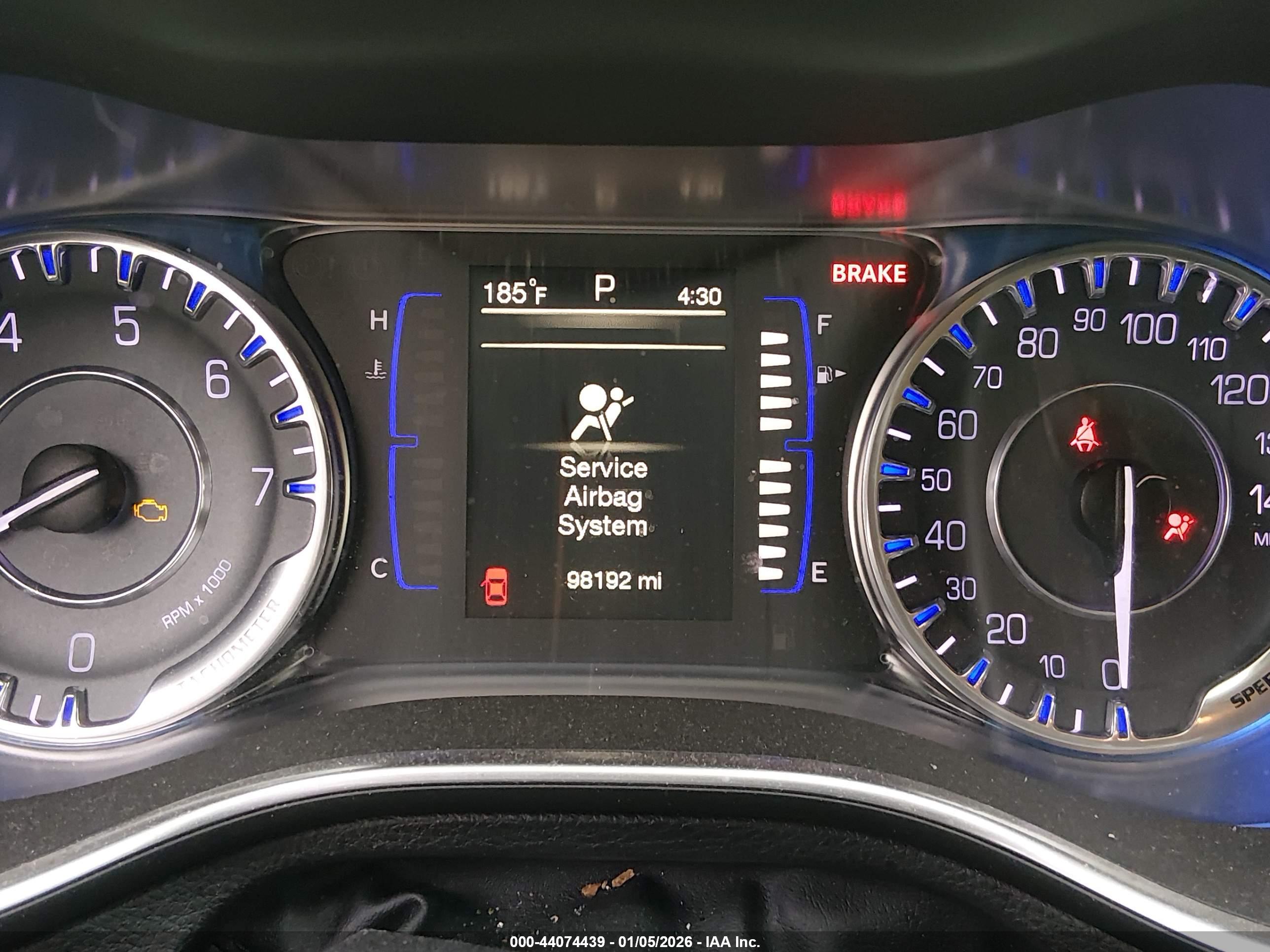 CHRYSLER 200 image 7