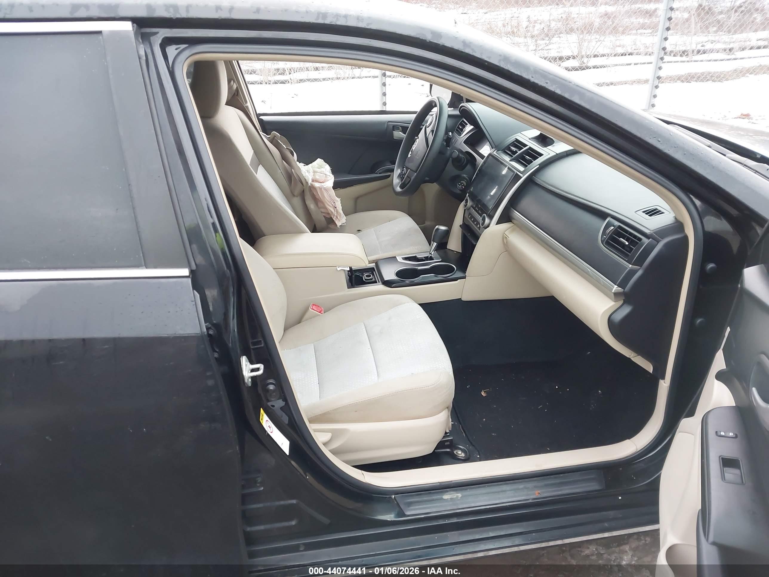 TOYOTA CAMRY image 5