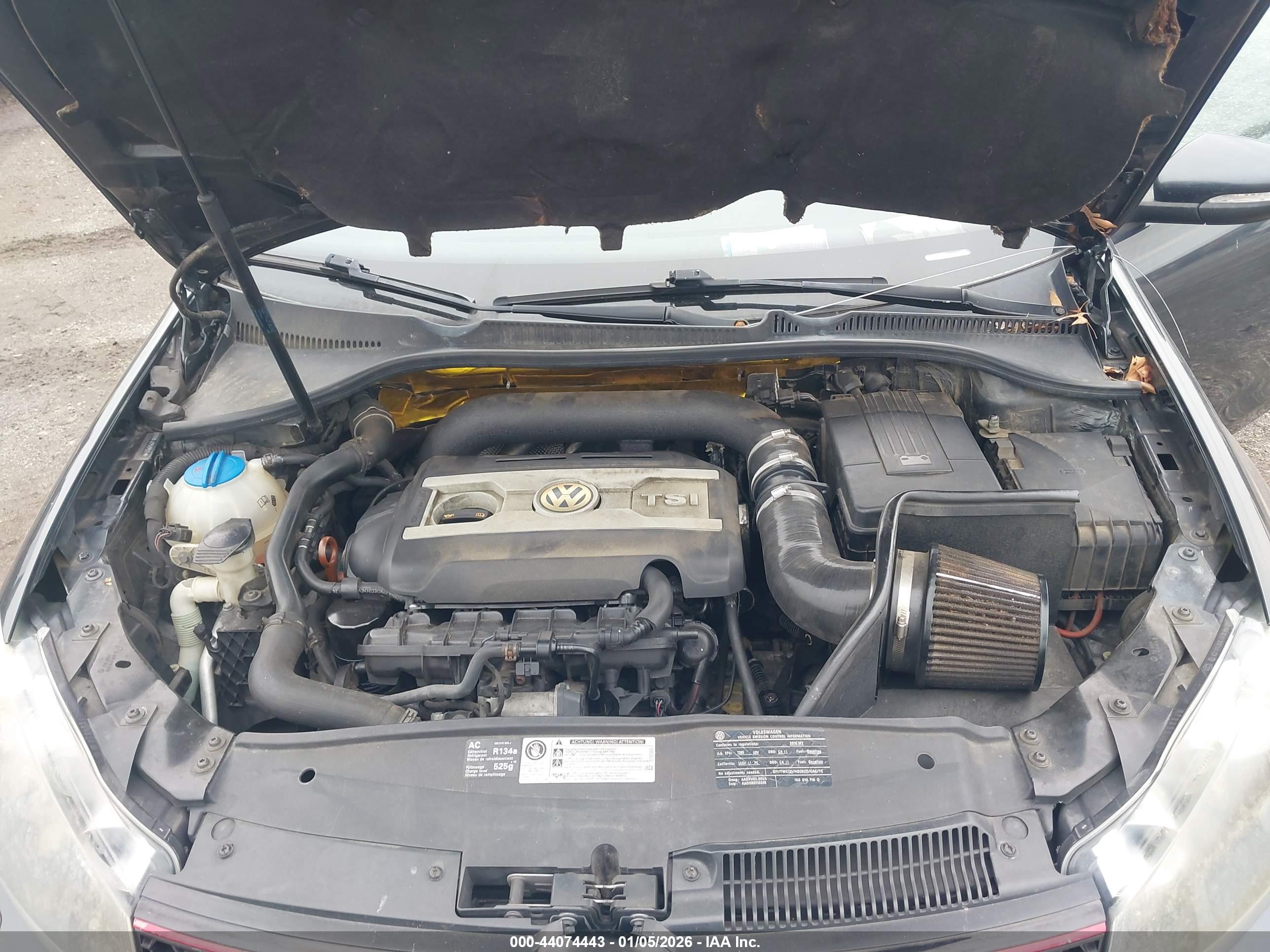 VOLKSWAGEN GTI image 10