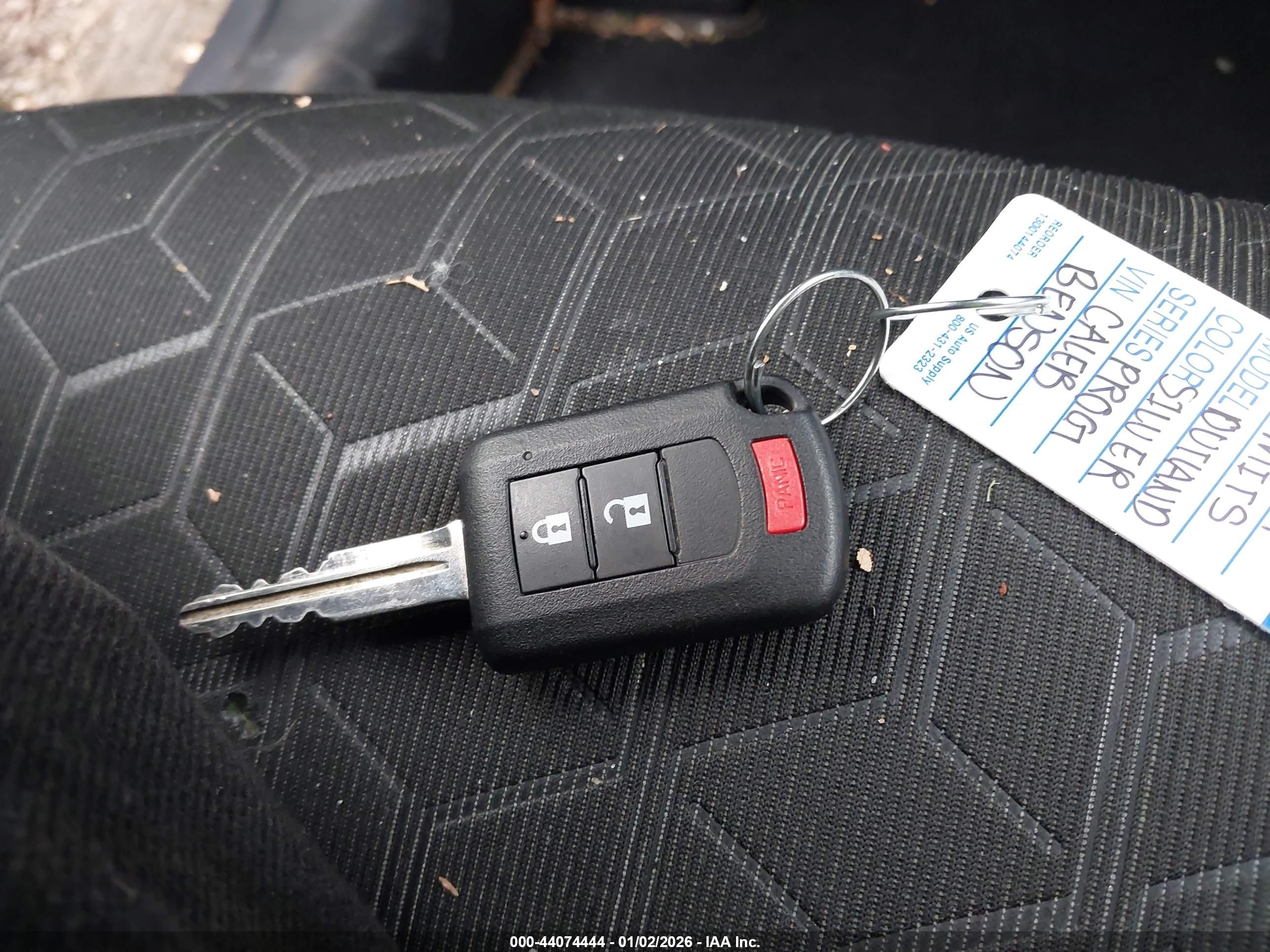 MITSUBISHI OUTLANDER image 11