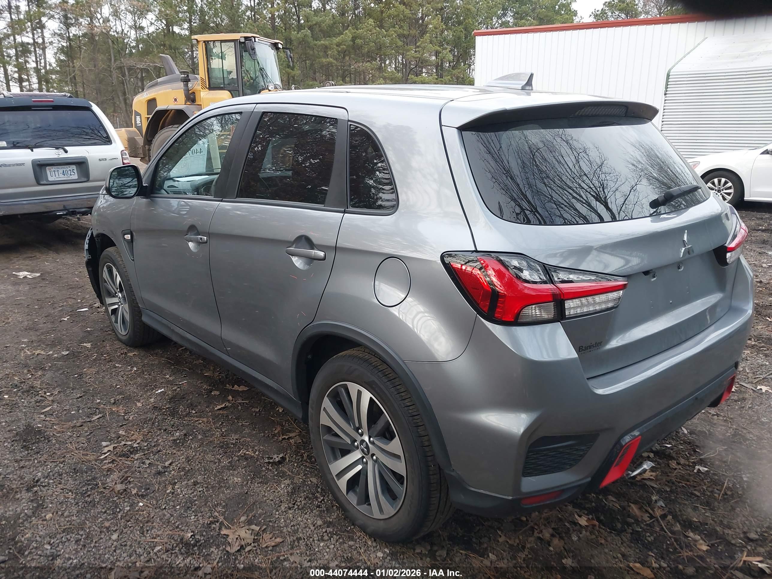 MITSUBISHI OUTLANDER image 3