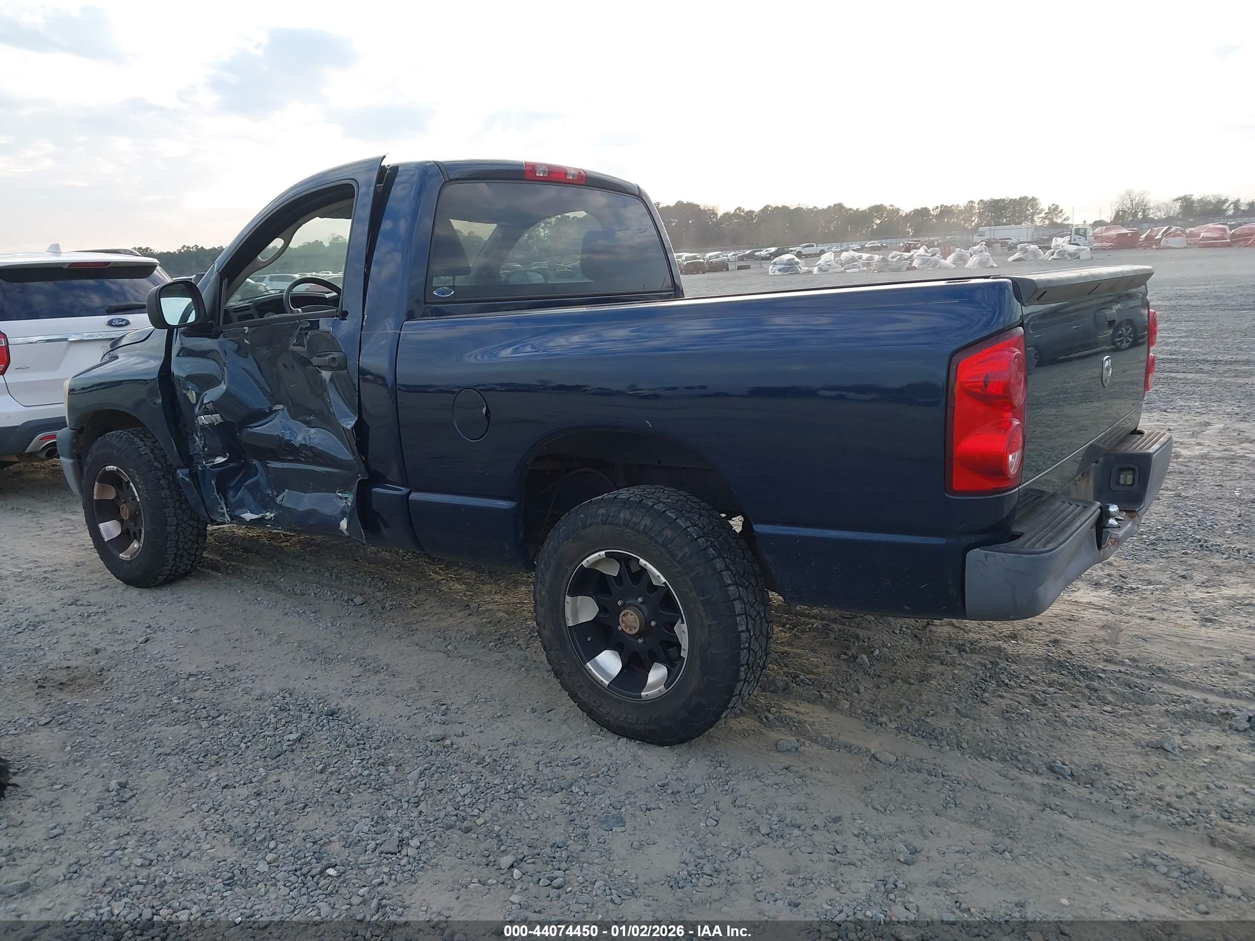 DODGE RAM image 3