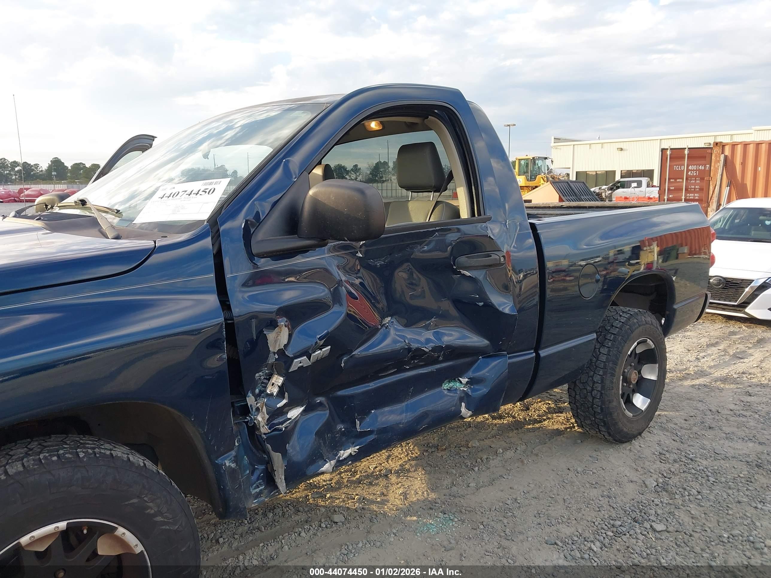 DODGE RAM image 6