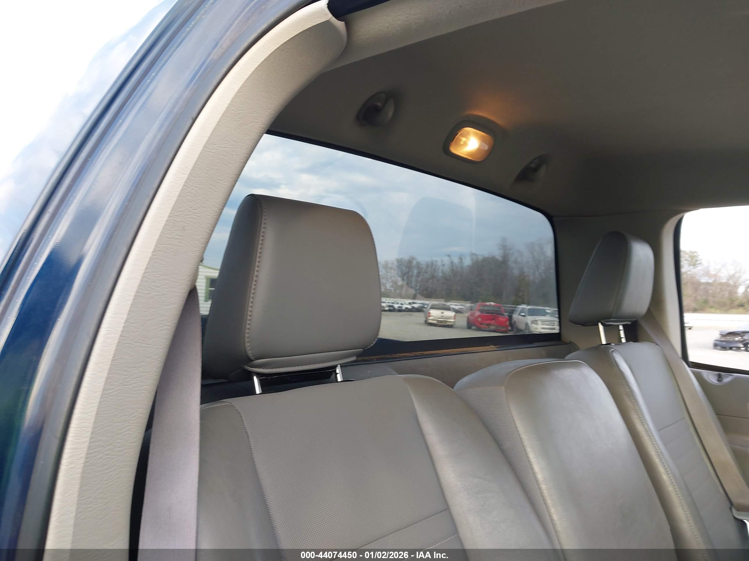 DODGE RAM image 8
