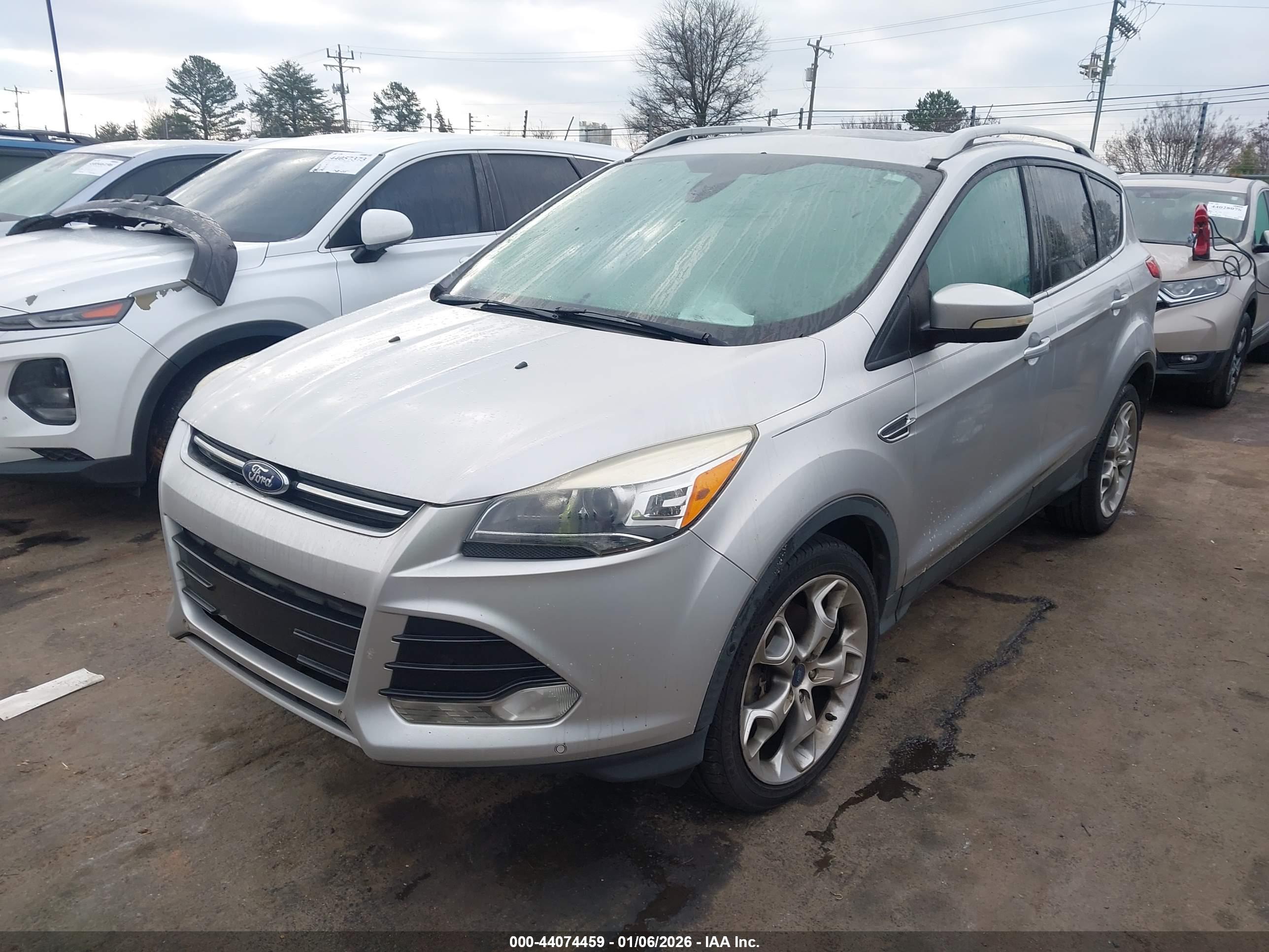 FORD ESCAPE image 2