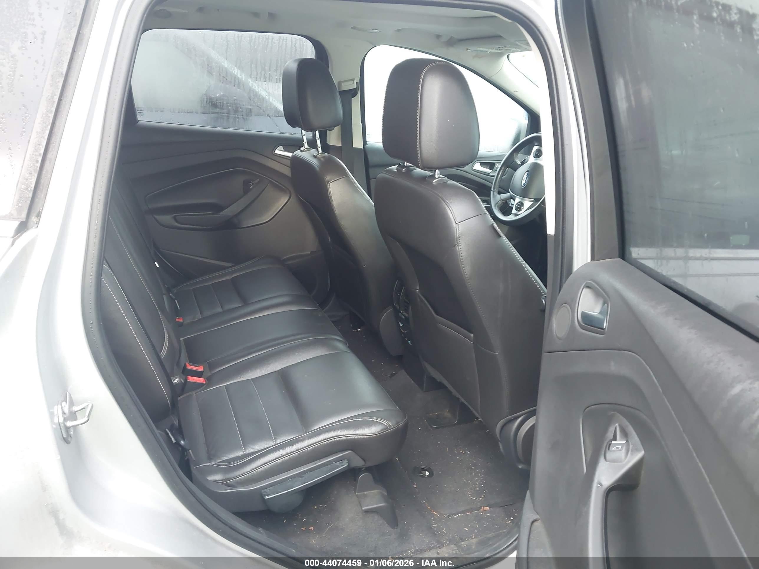 FORD ESCAPE image 8