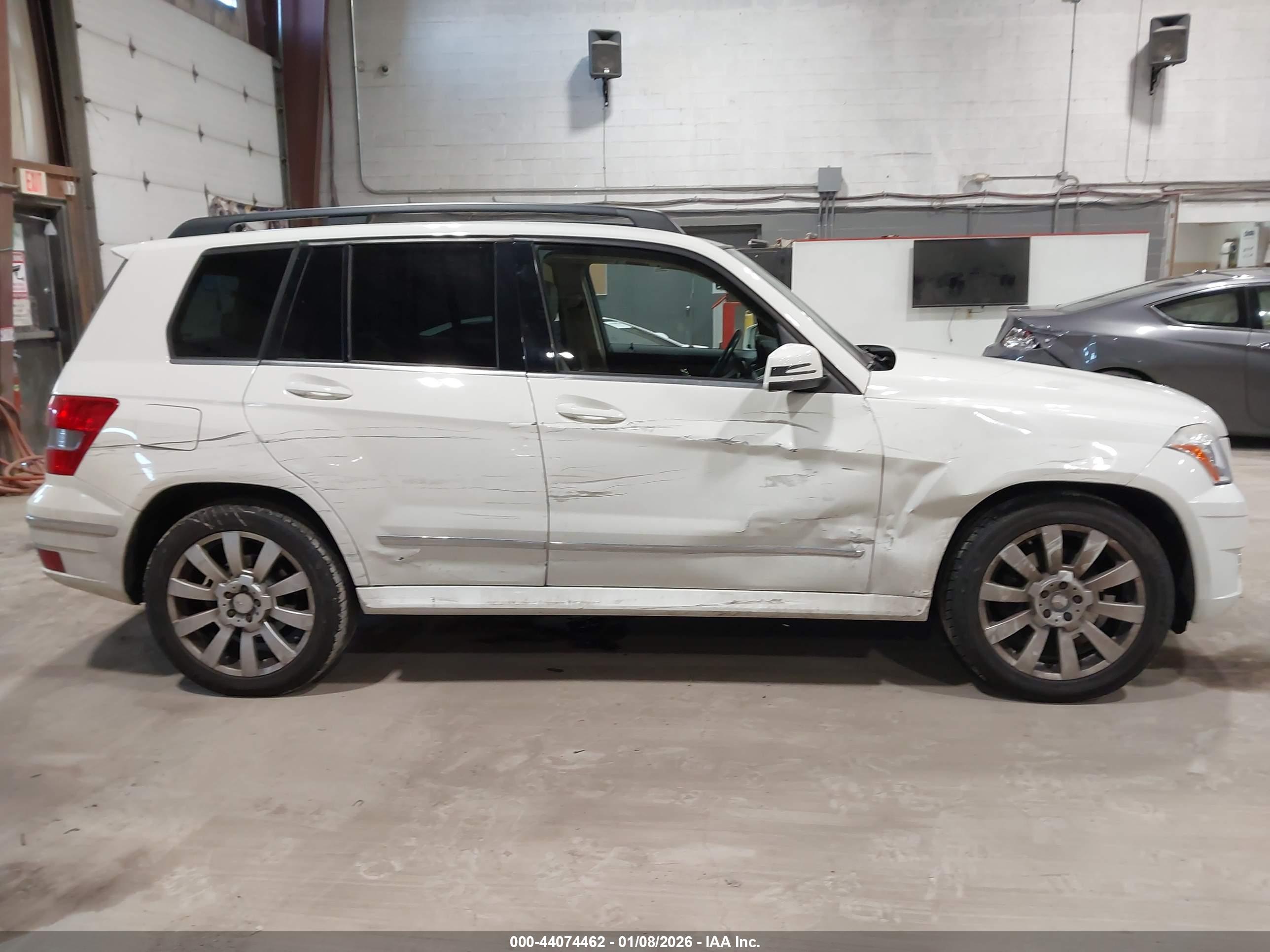 MERCEDES-BENZ GLK image 6