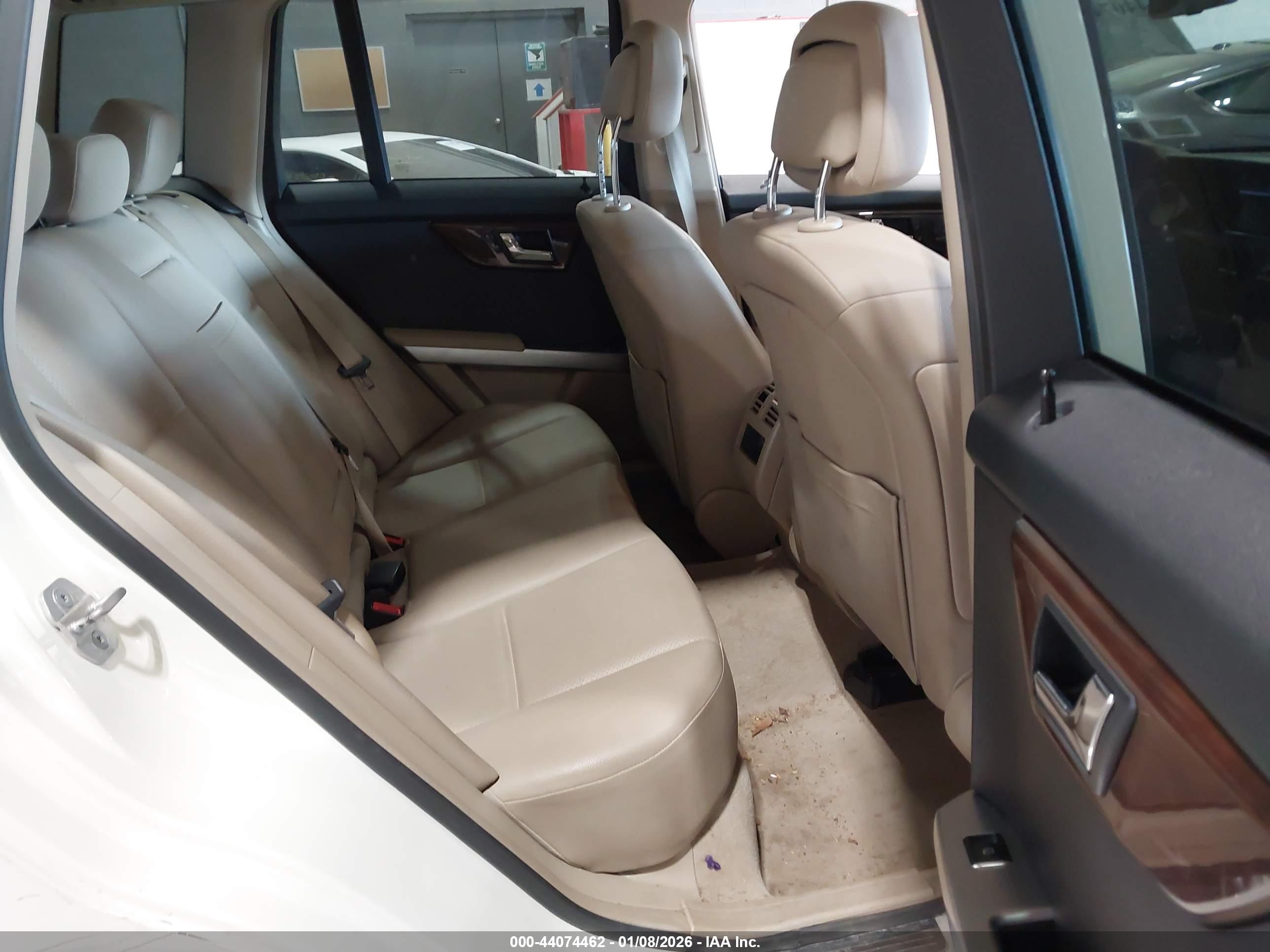 MERCEDES-BENZ GLK image 8