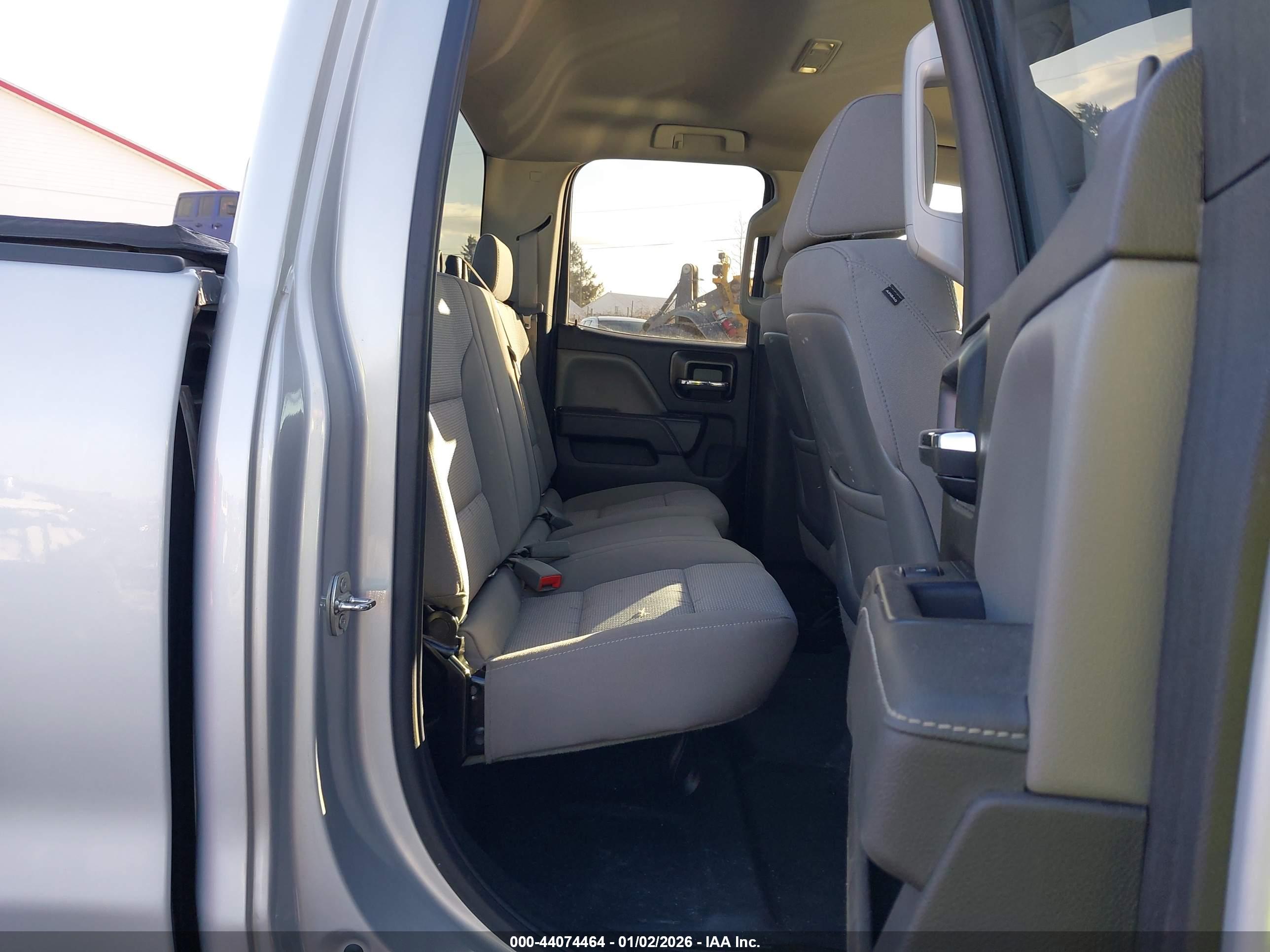 CHEVROLET SILVERADO image 8