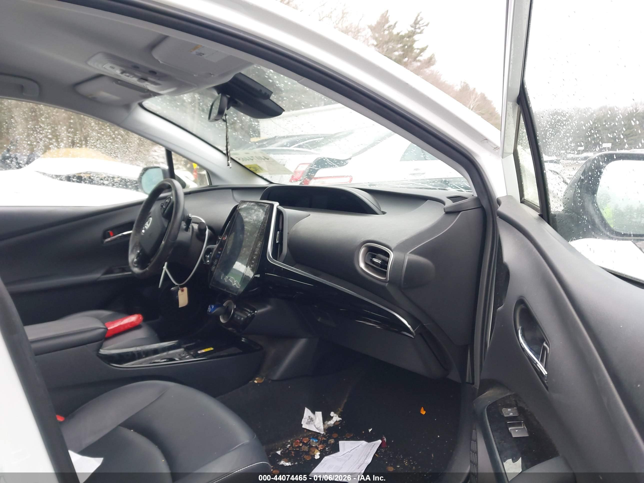 TOYOTA PRIUS image 5