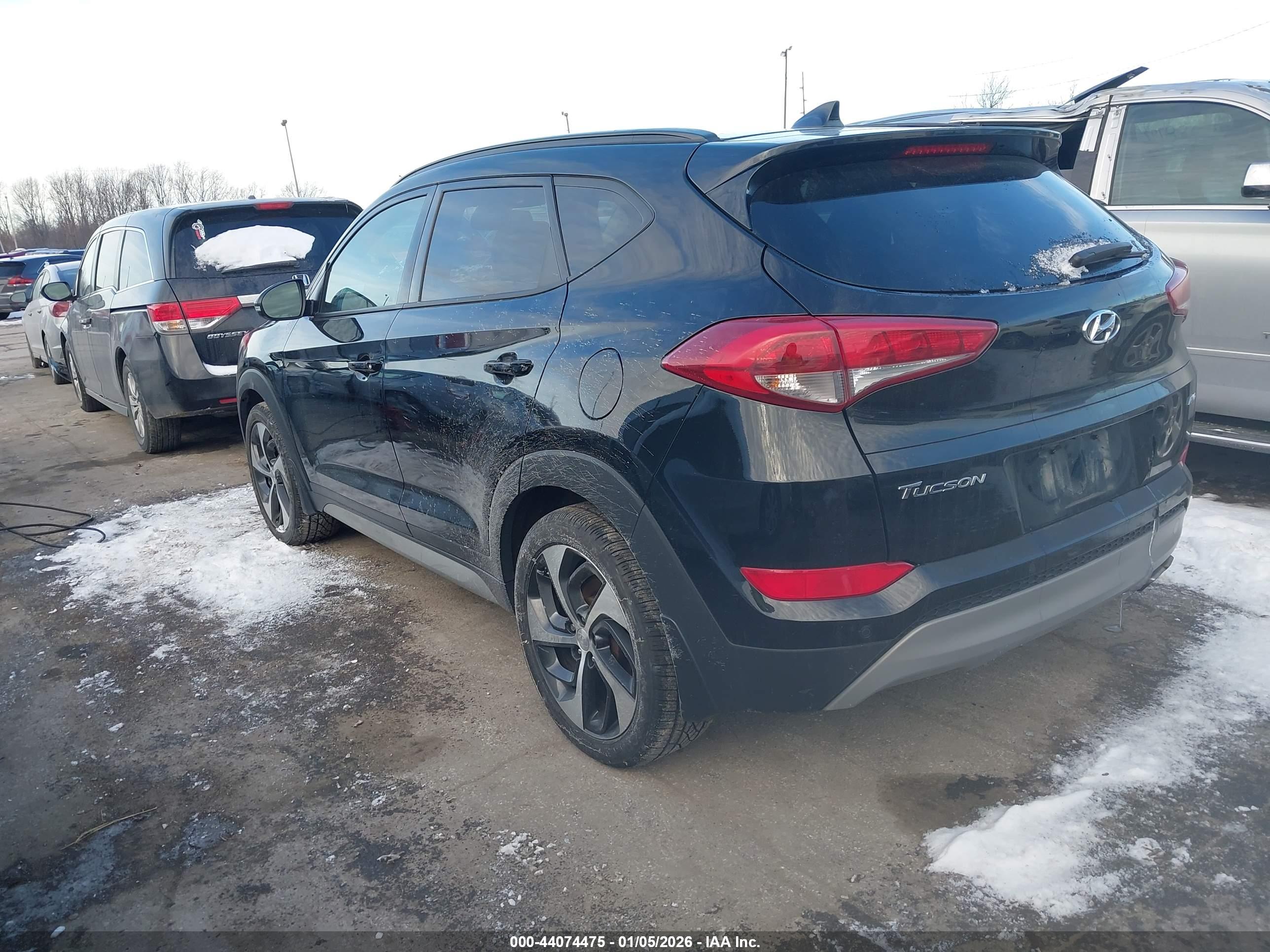 HYUNDAI TUCSON image 3