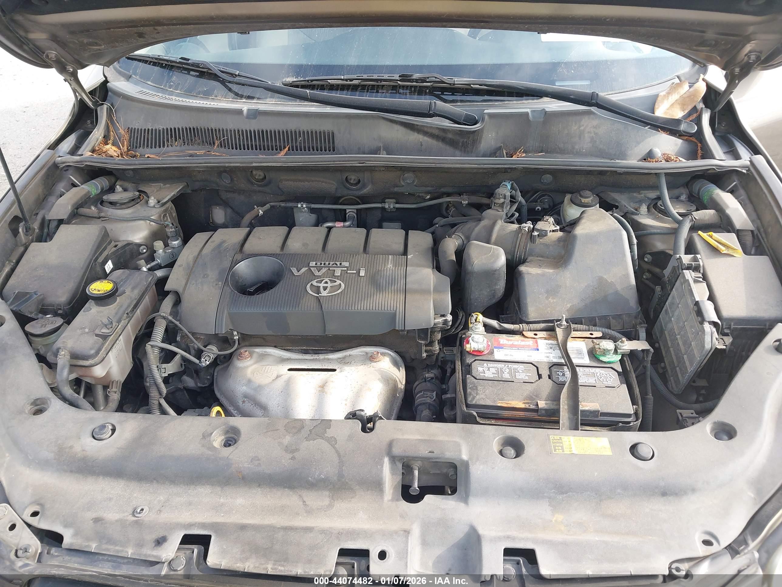 TOYOTA RAV4 image 10