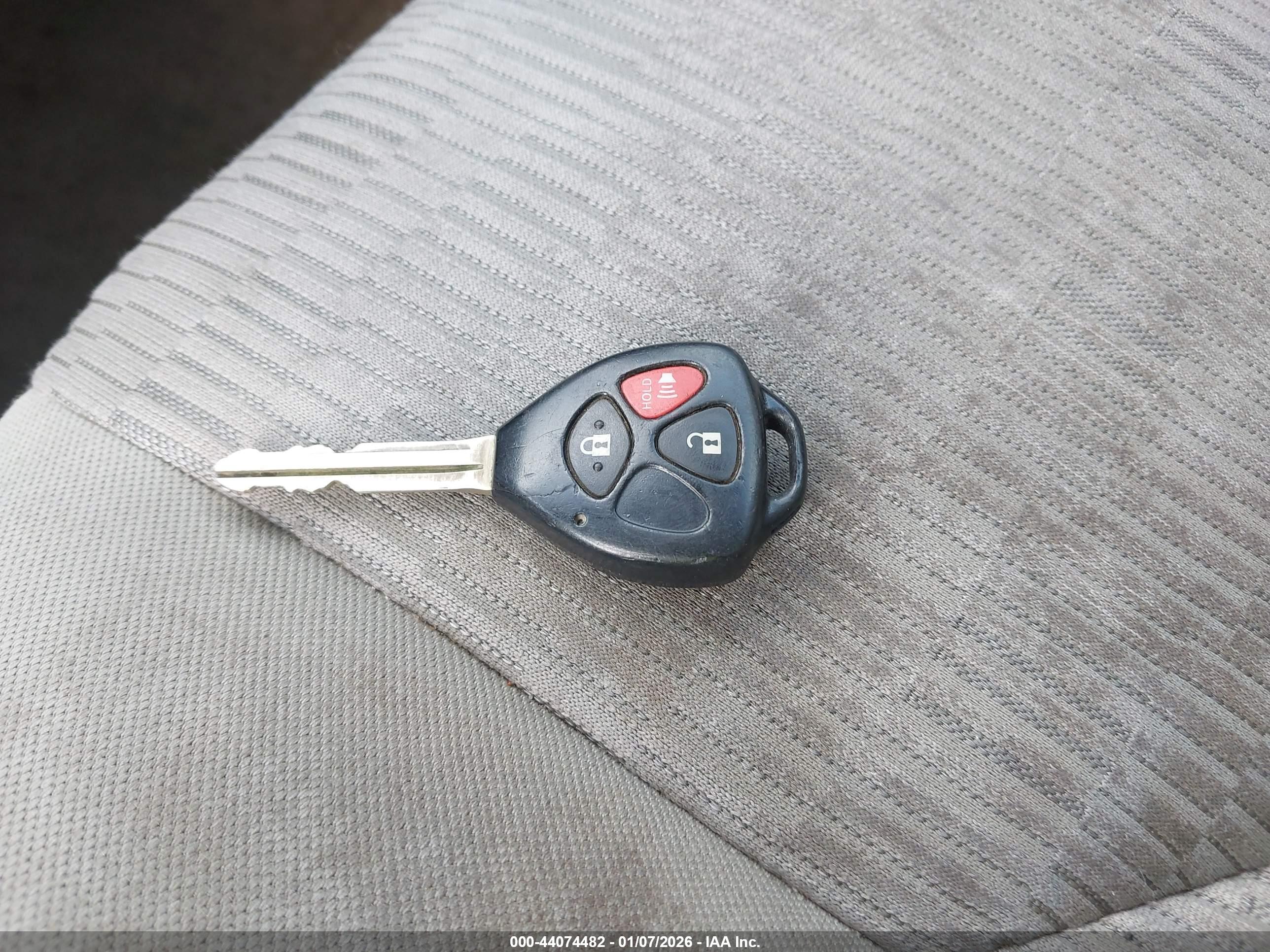 TOYOTA RAV4 image 11