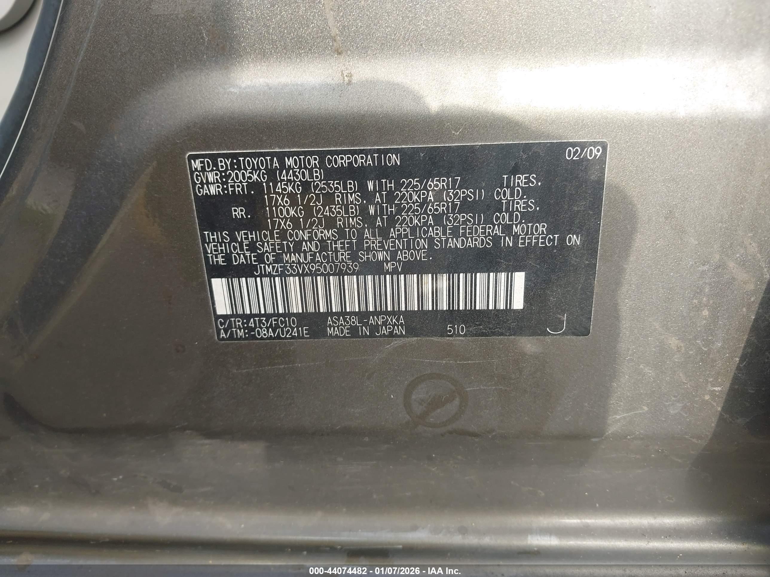 TOYOTA RAV4 image 9