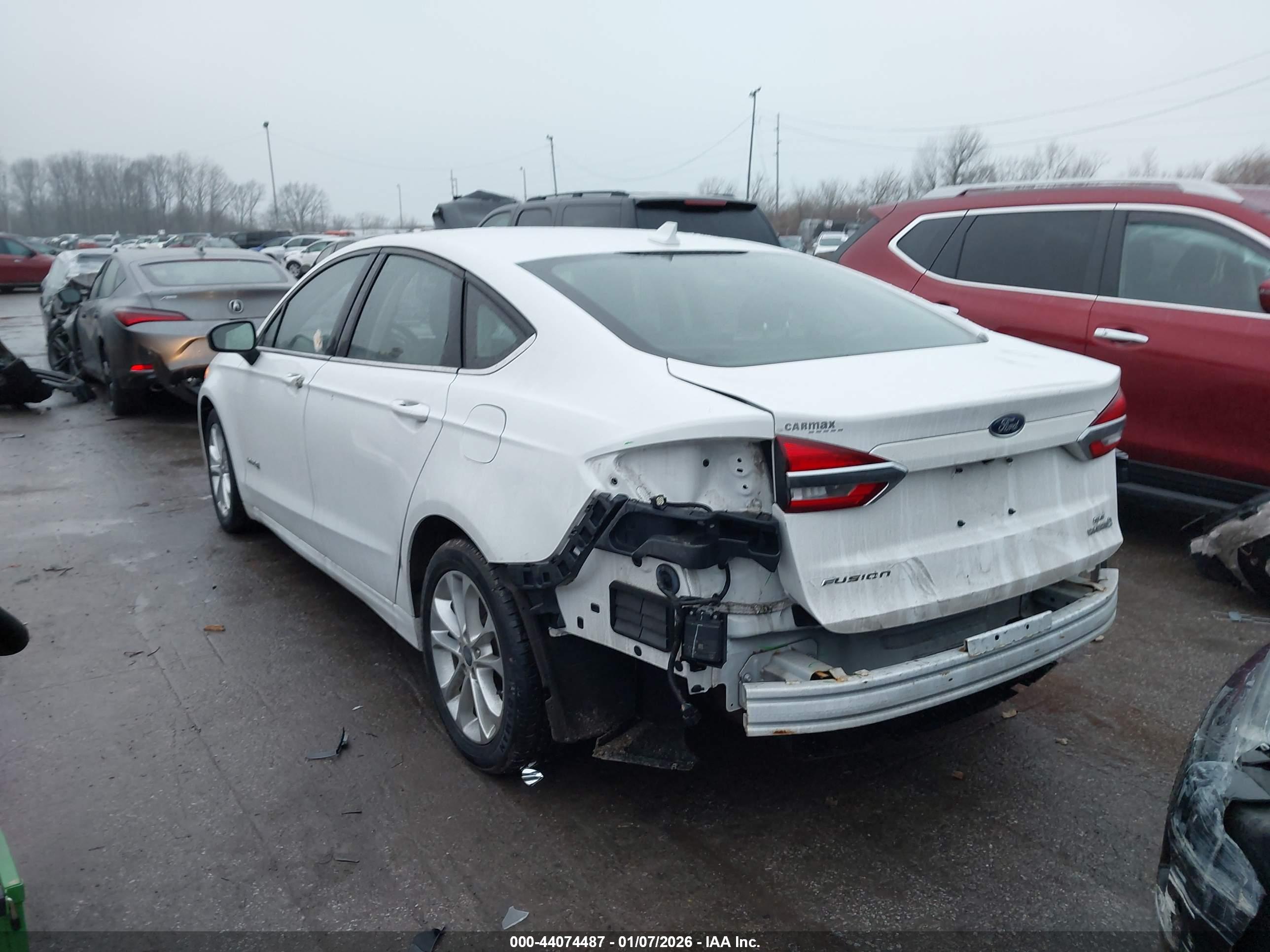 FORD FUSION image 3
