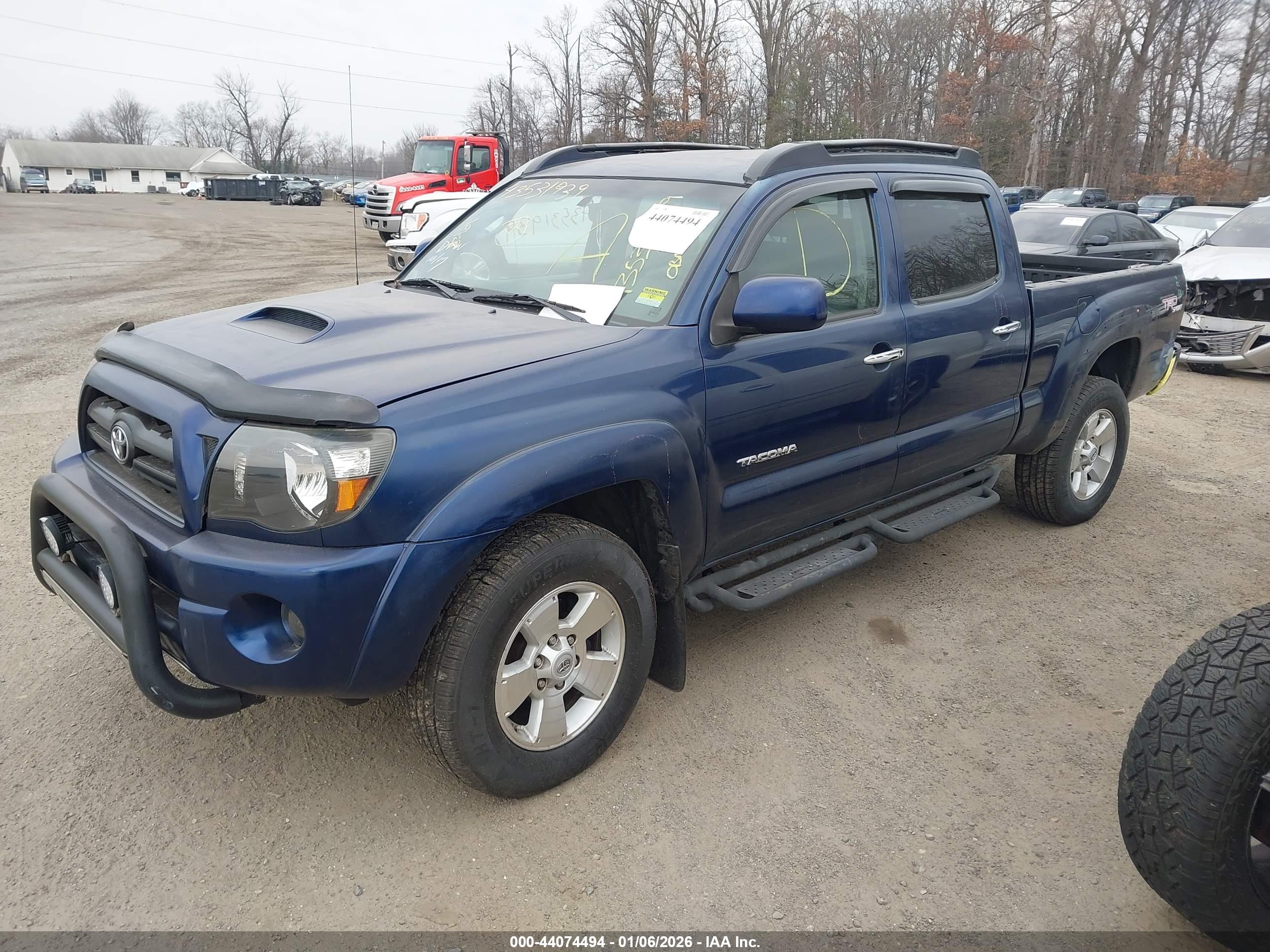 TOYOTA TACOMA image 2