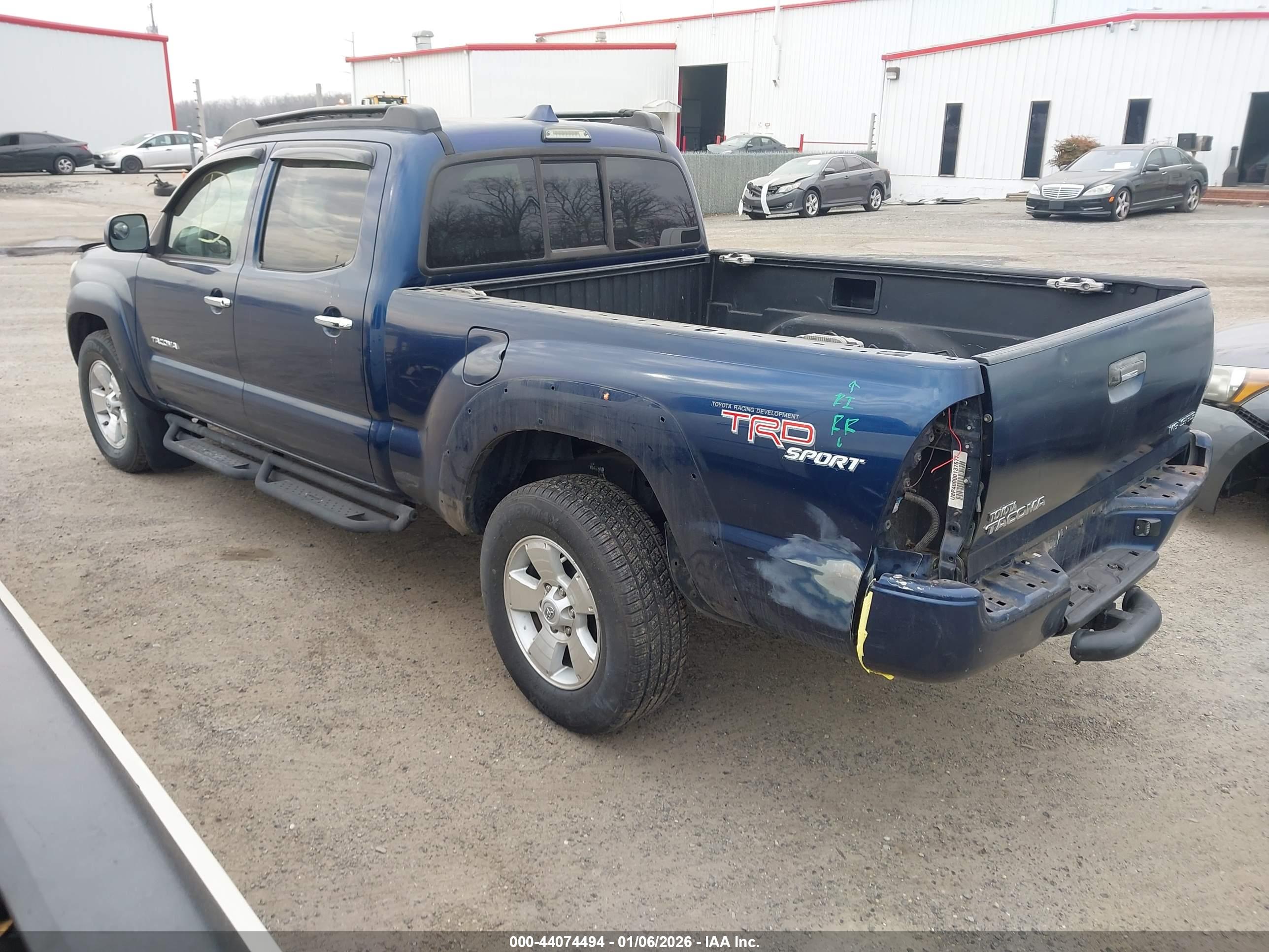 TOYOTA TACOMA image 3