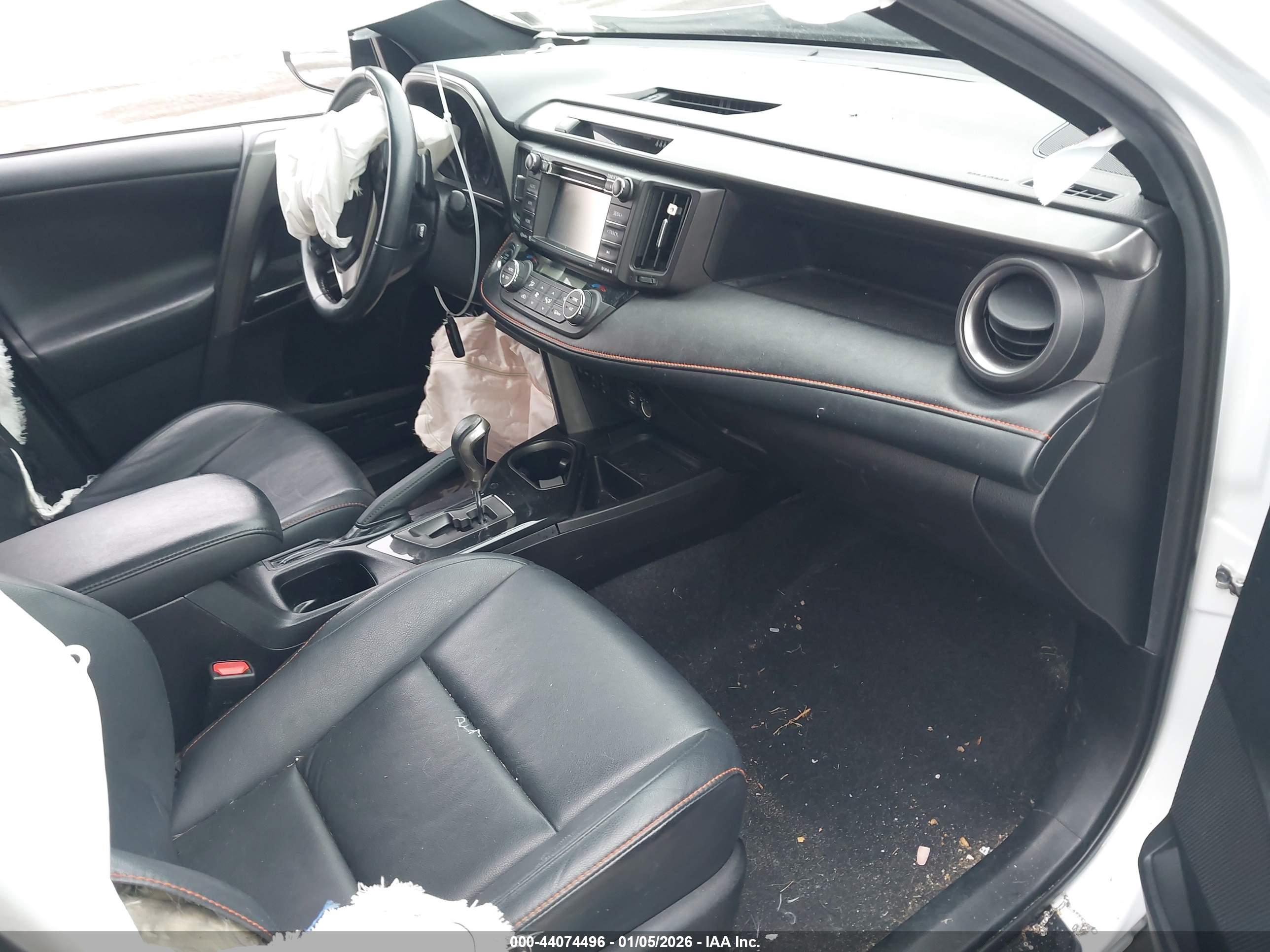 TOYOTA RAV4 image 5