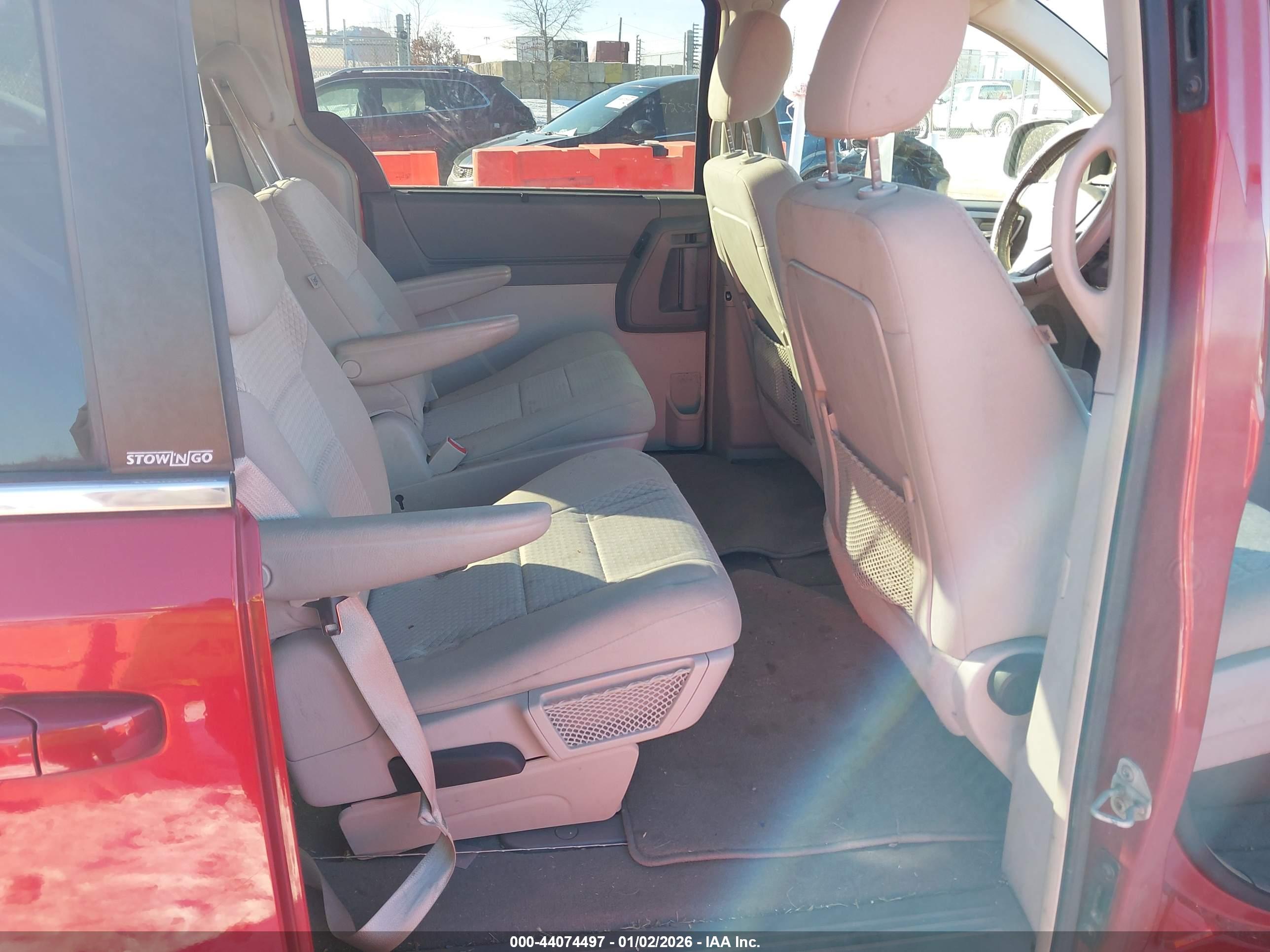 CHRYSLER TOWN image 8