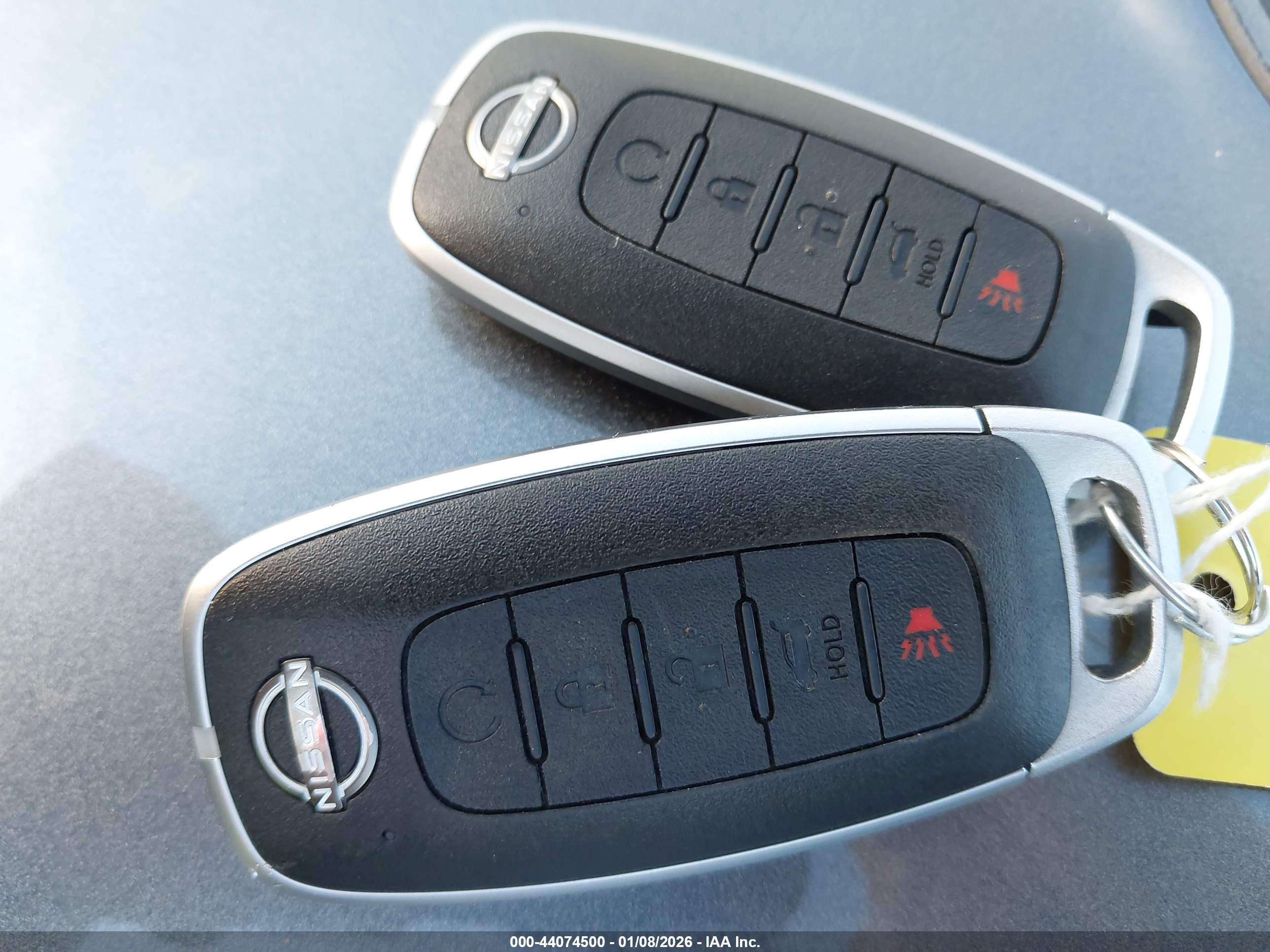 NISSAN ROGUE image 11
