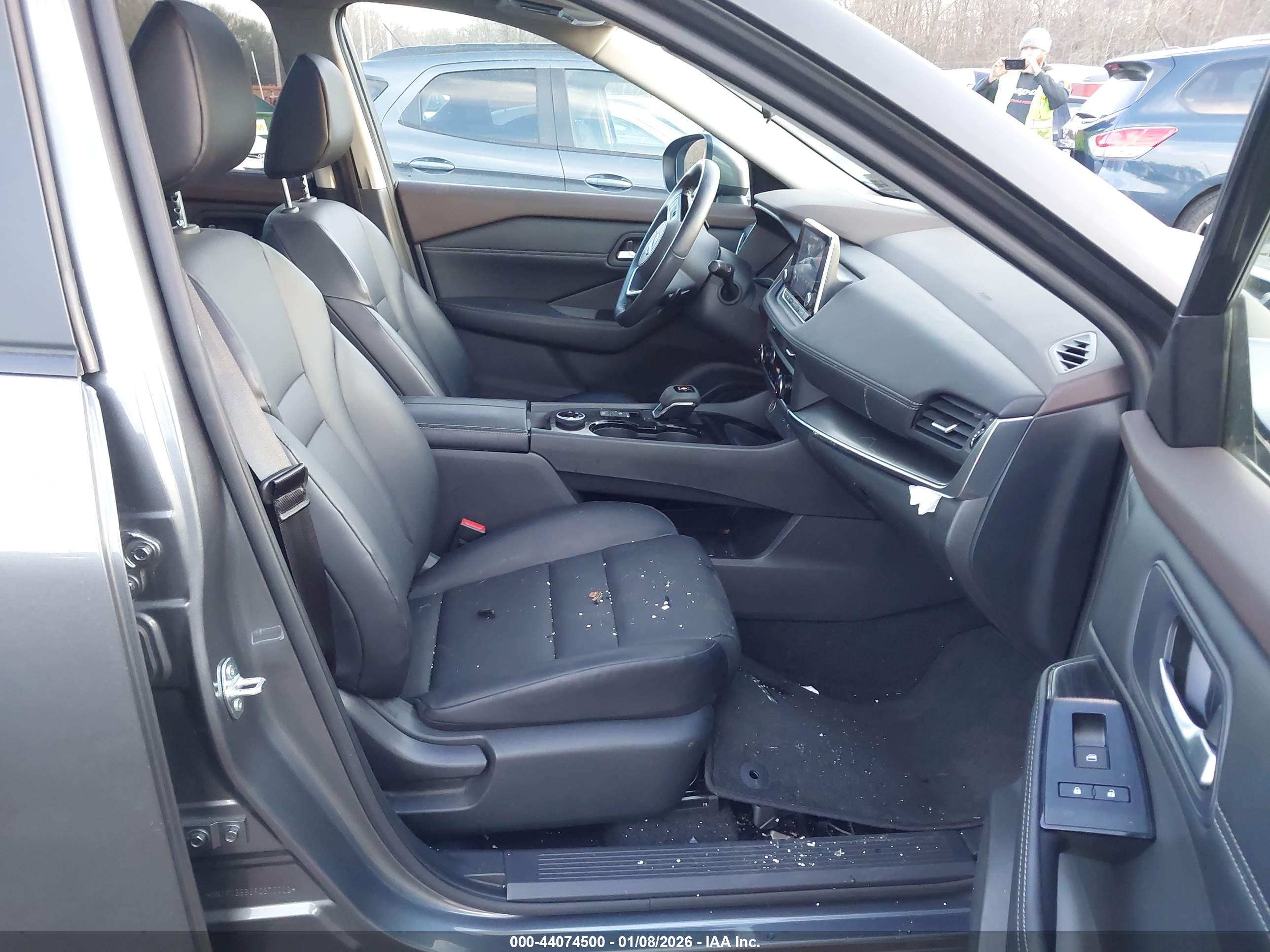 NISSAN ROGUE image 5