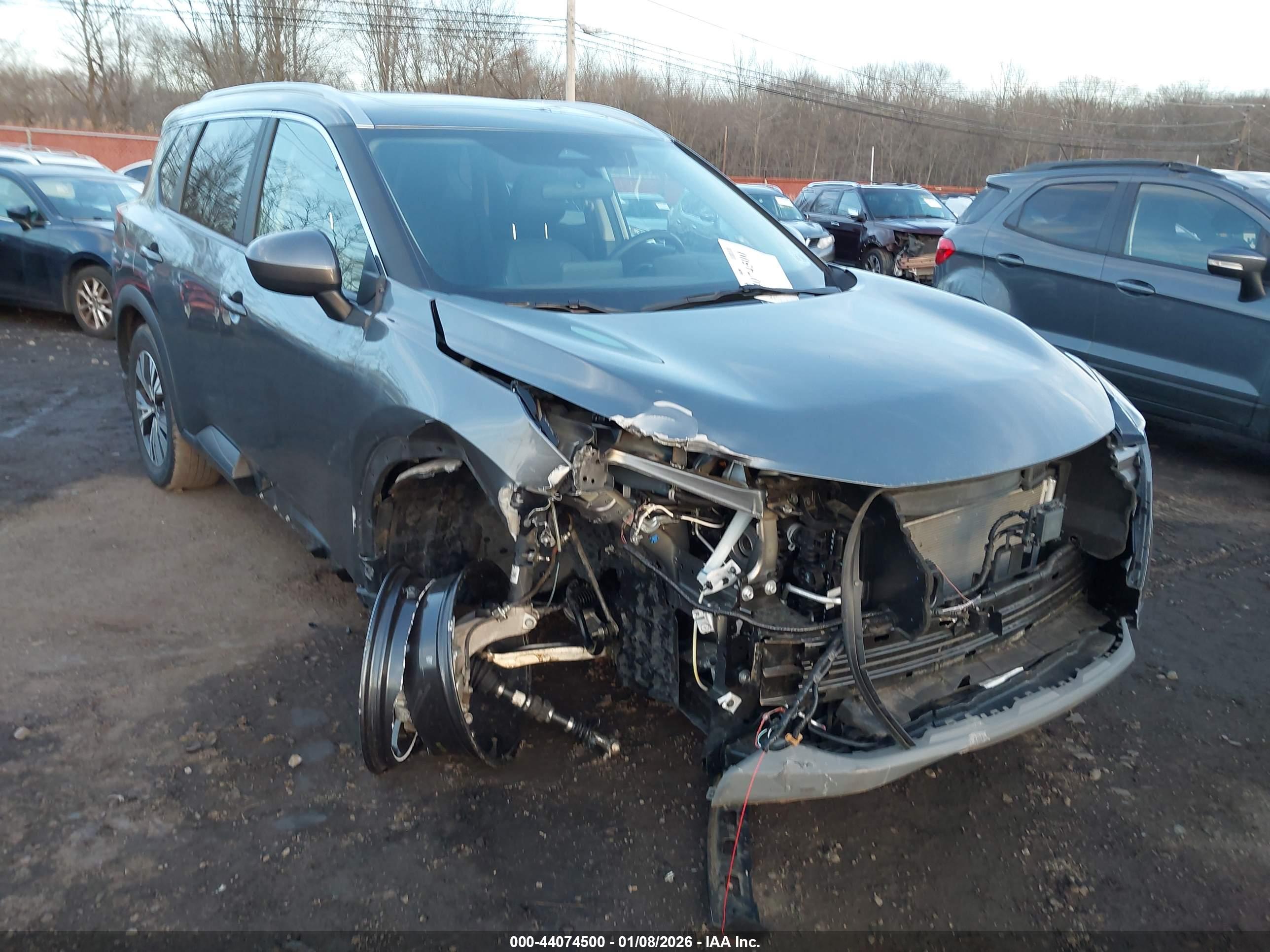 NISSAN ROGUE image 6