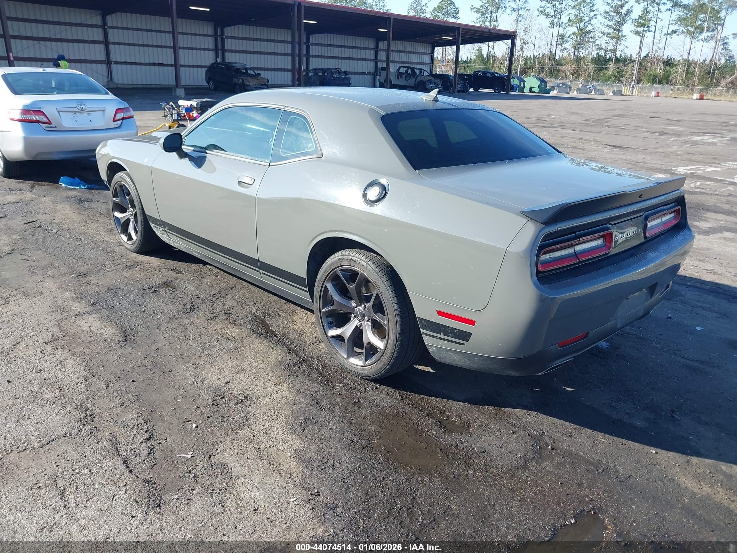 DODGE CHALLENGER image 3
