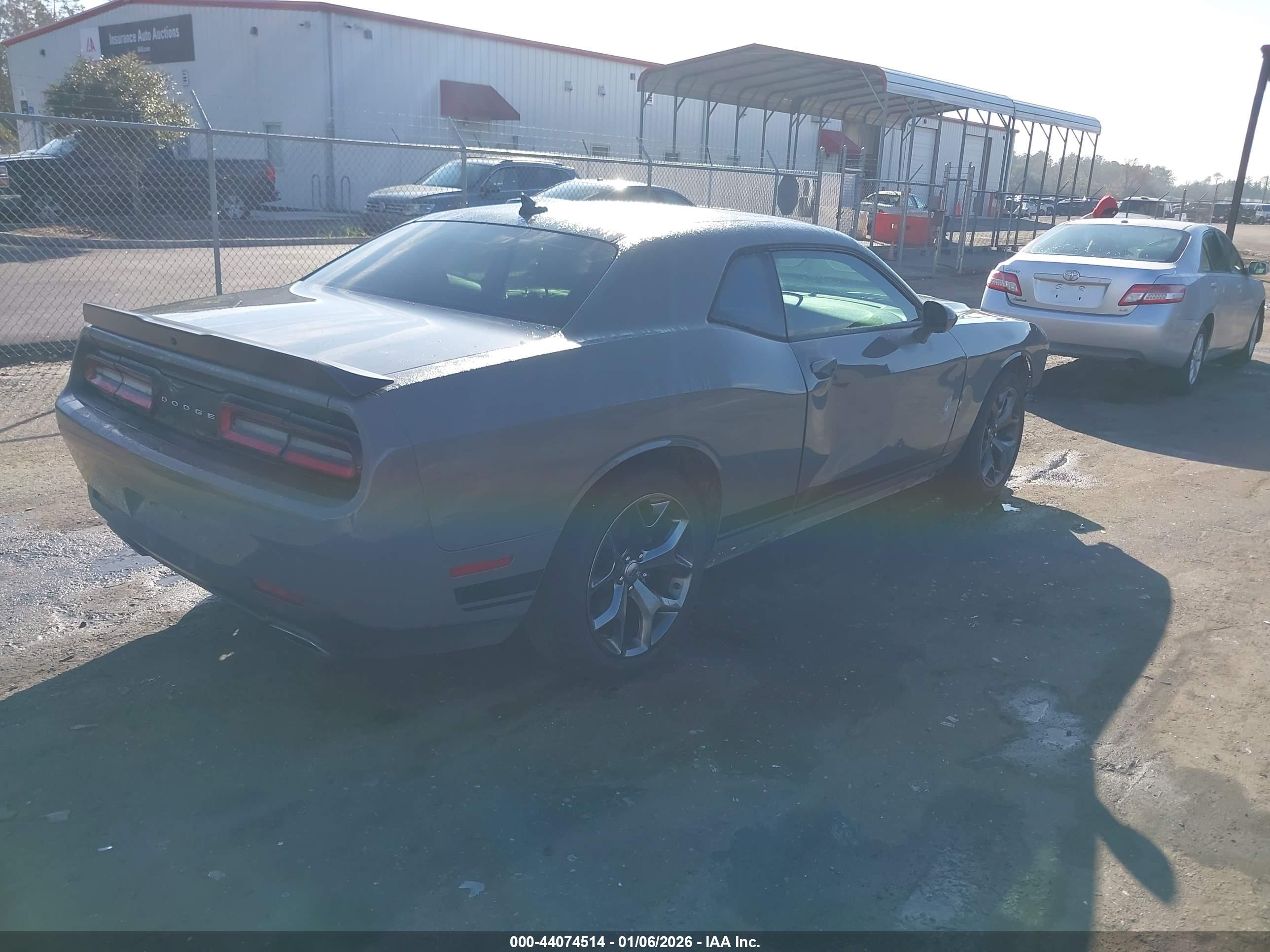 DODGE CHALLENGER image 4
