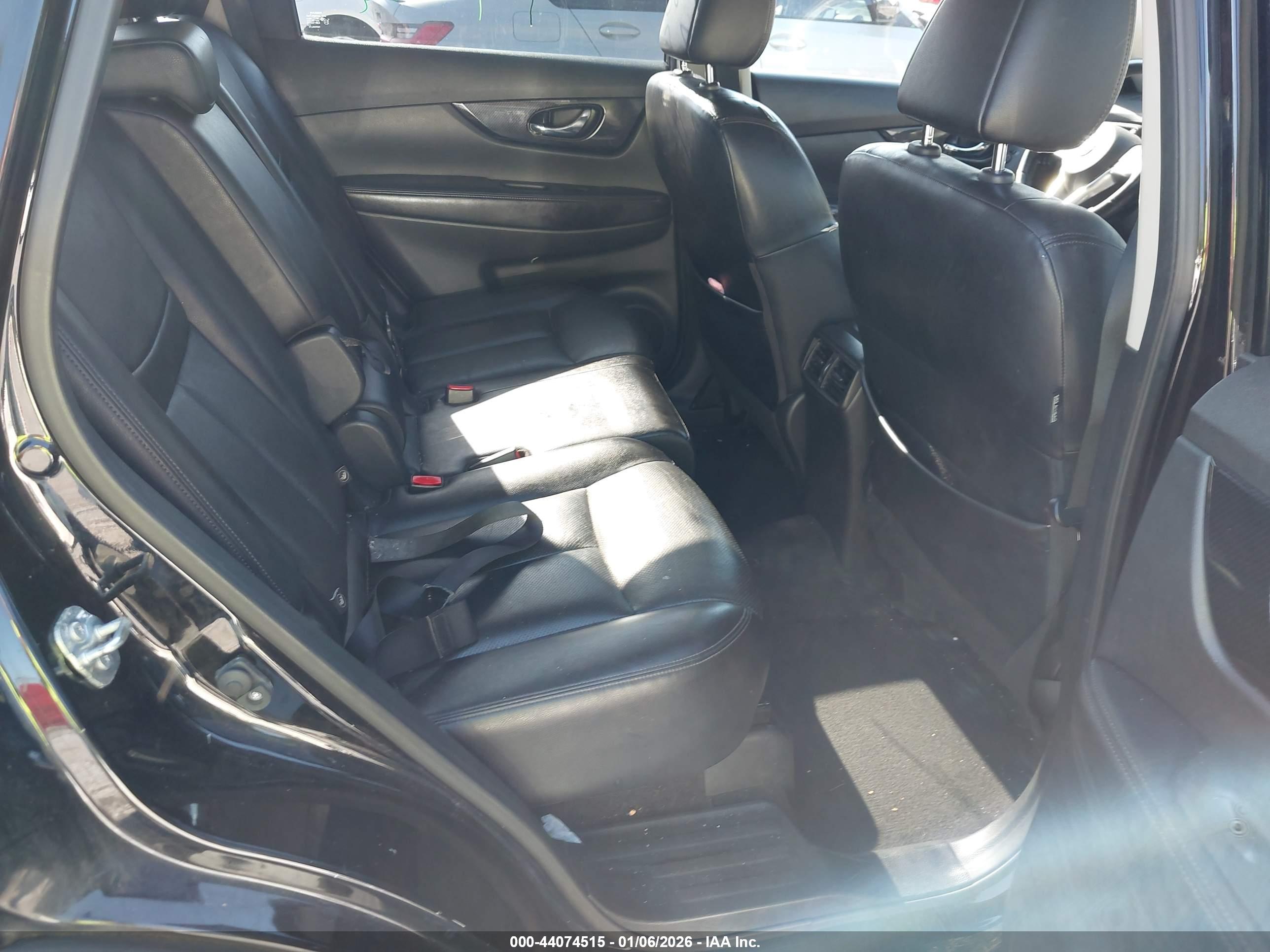 NISSAN ROGUE image 8