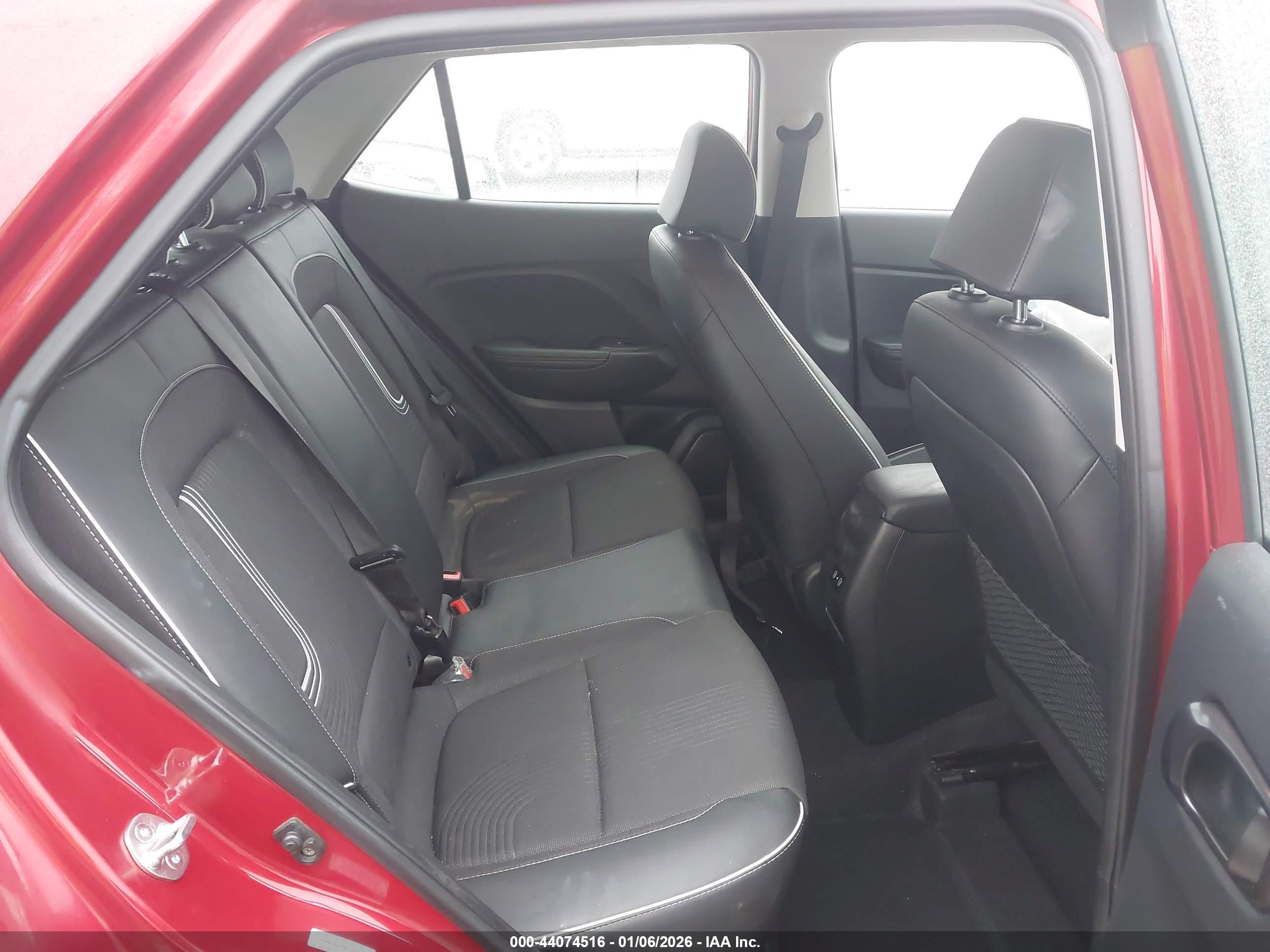 HYUNDAI VENUE image 8