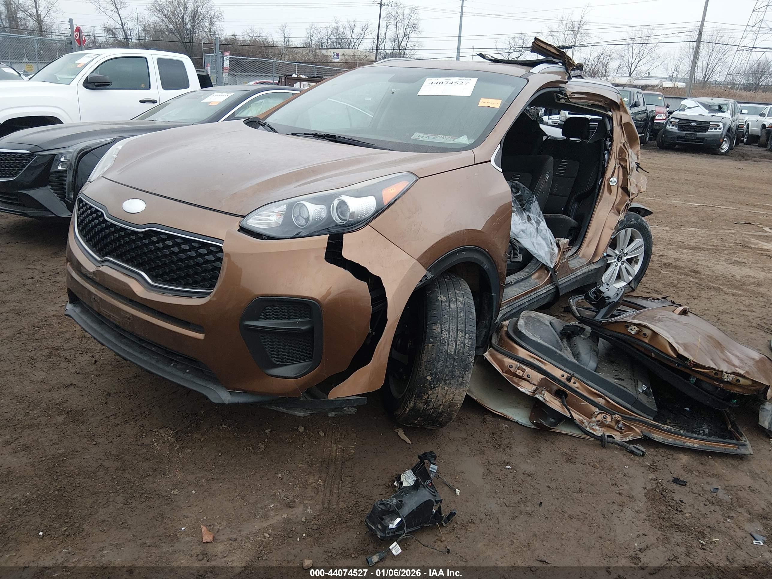 KIA SPORTAGE image 2