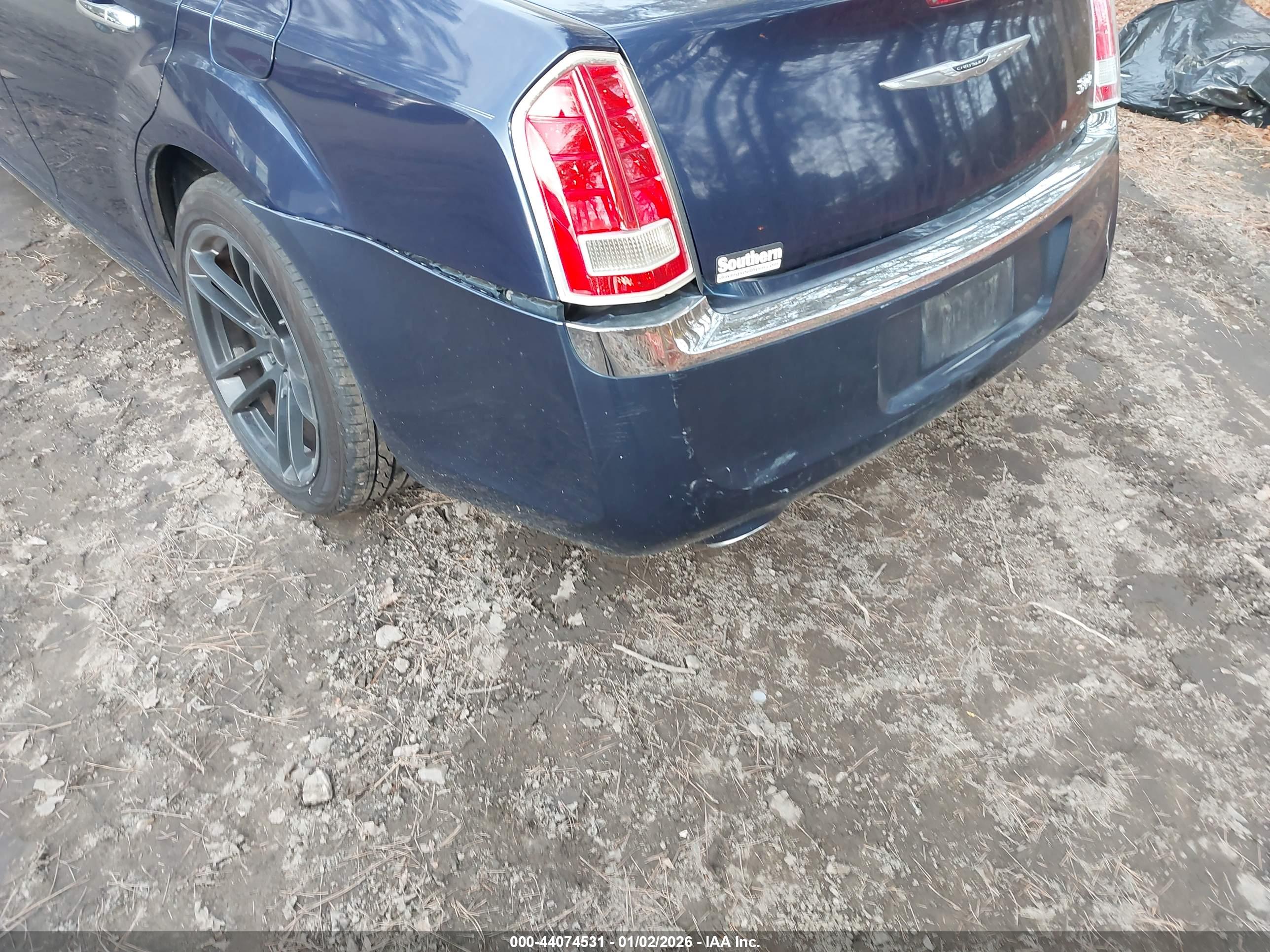 CHRYSLER 300 image 6